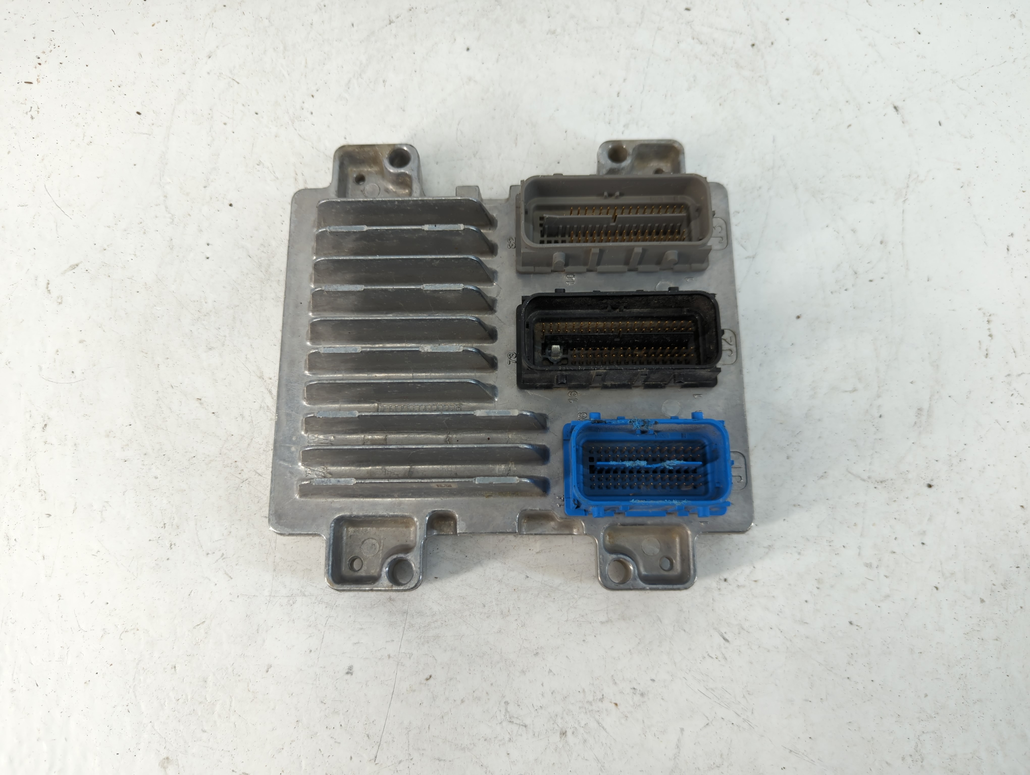 2011-2015 Chevrolet Volt Engine Control Computer Ecu Pcm Ecm Pcu Oem 885417 - Oemusedautoparts1.com