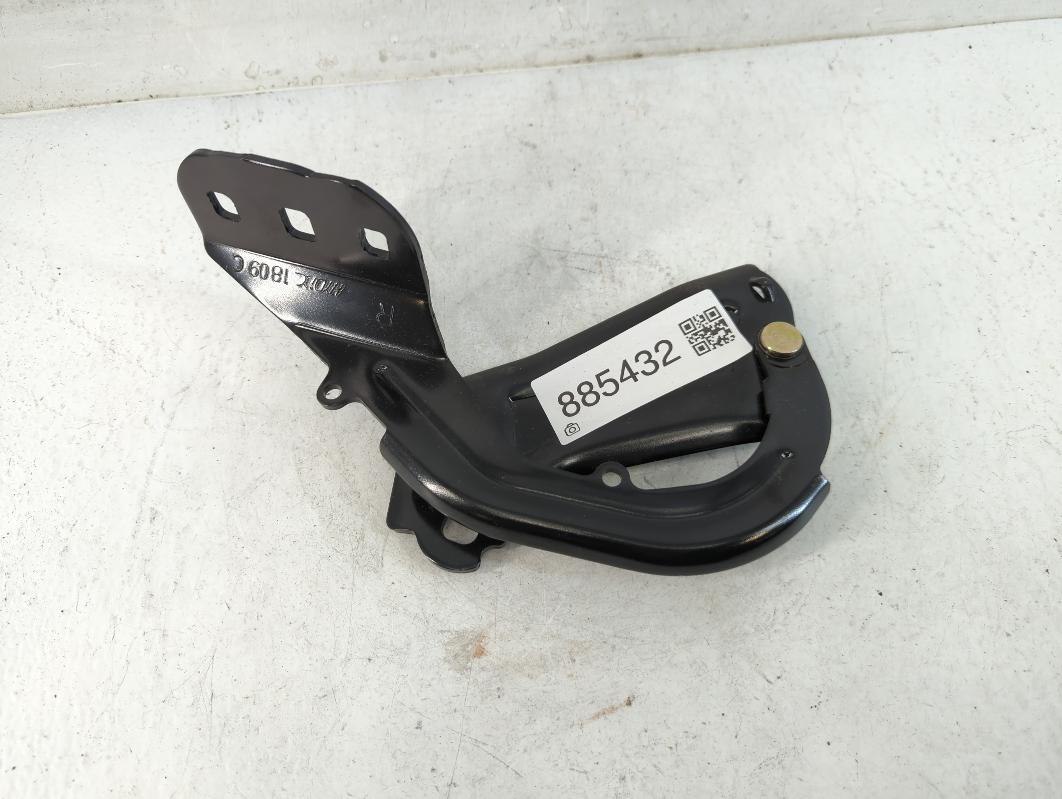 2014 Ford Focus Passenger Right Hood Hinge 885432 - Oemusedautoparts1.com