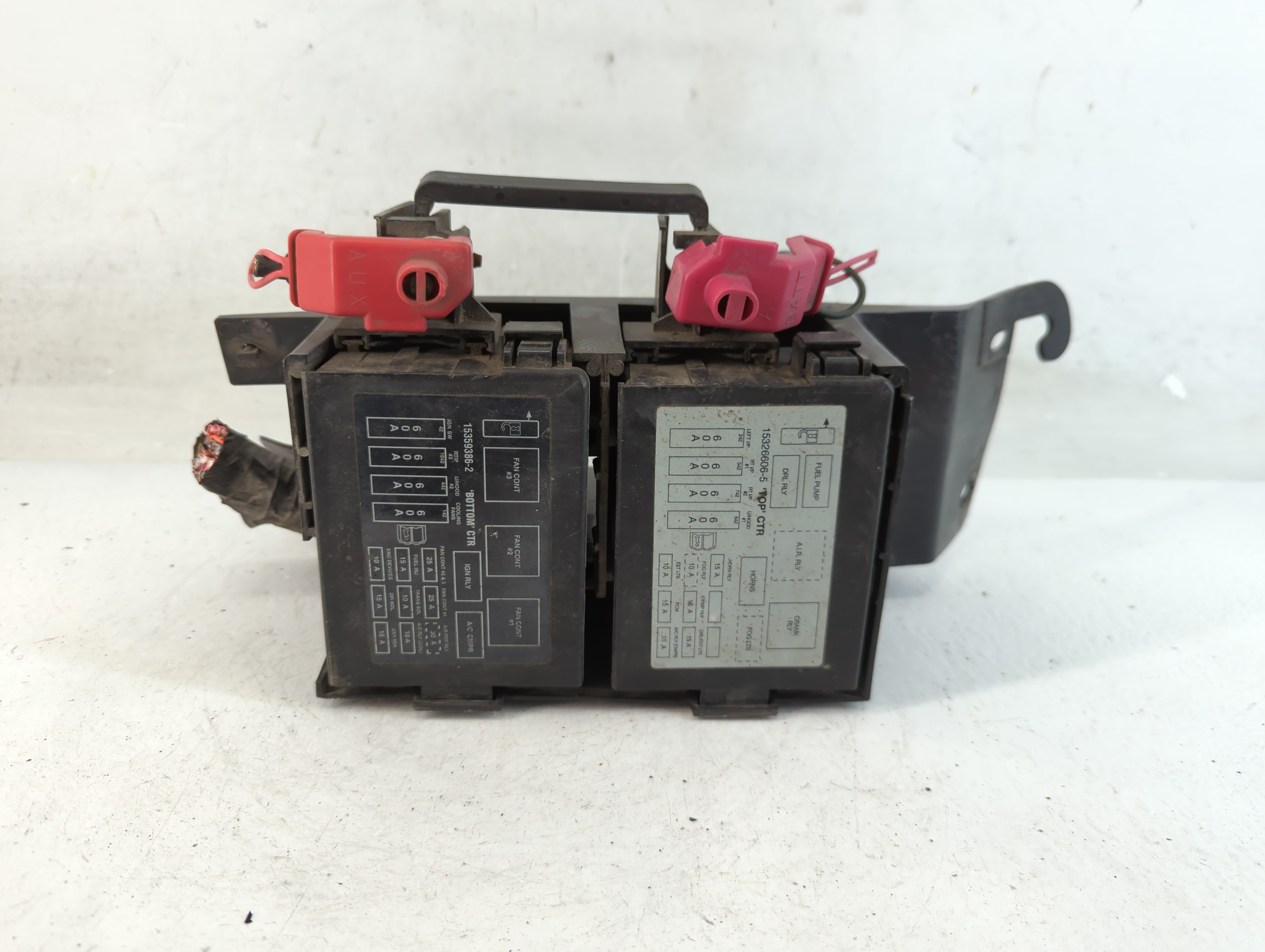 Picture of 2000-2005 Chevrolet Impala Fusebox Fuse Box Relay Module 15326606-5 885462