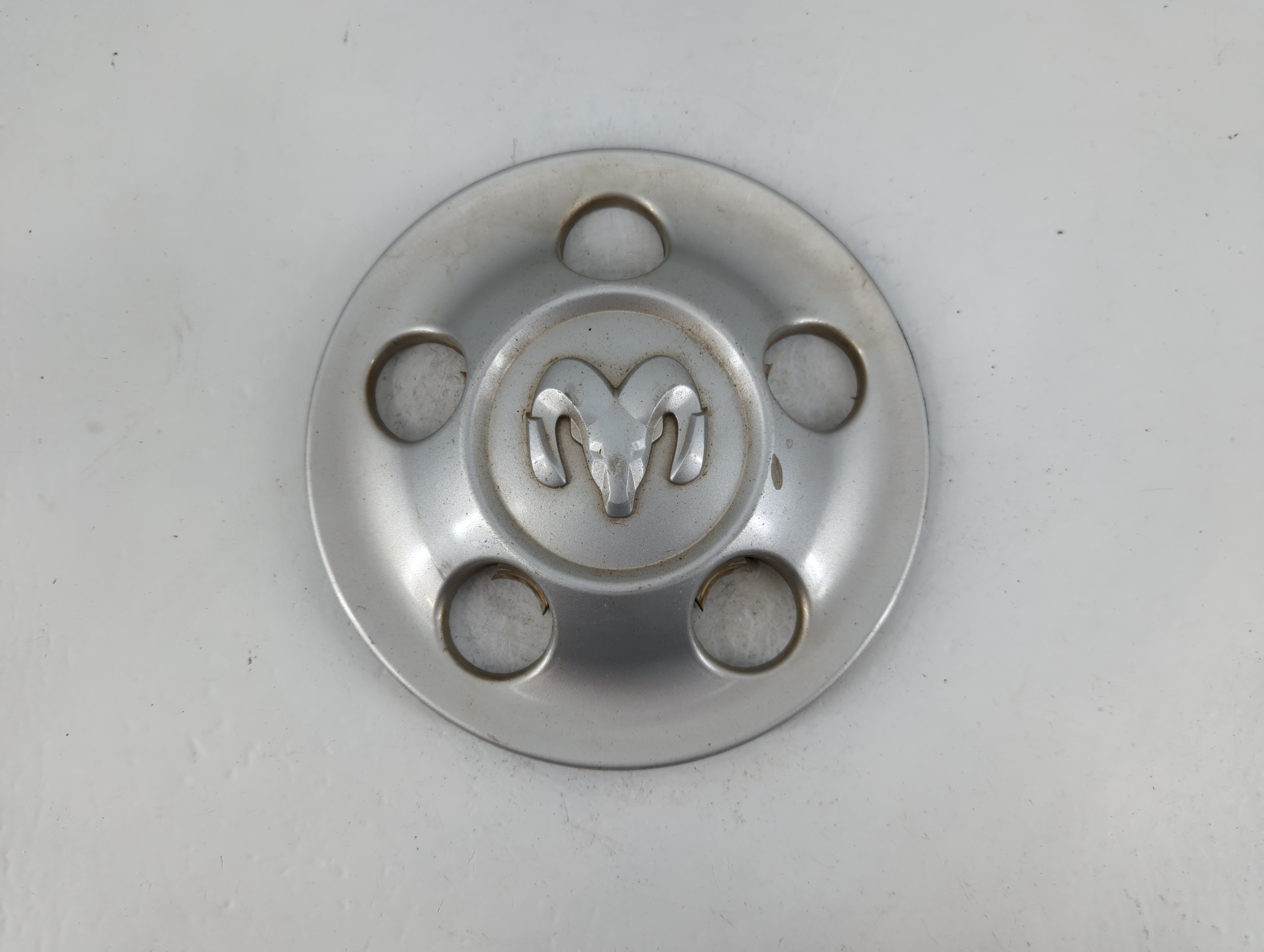 2006 Dodge Sprinter 2500 Center Cap Oem 885538 - Oemusedautoparts1.com