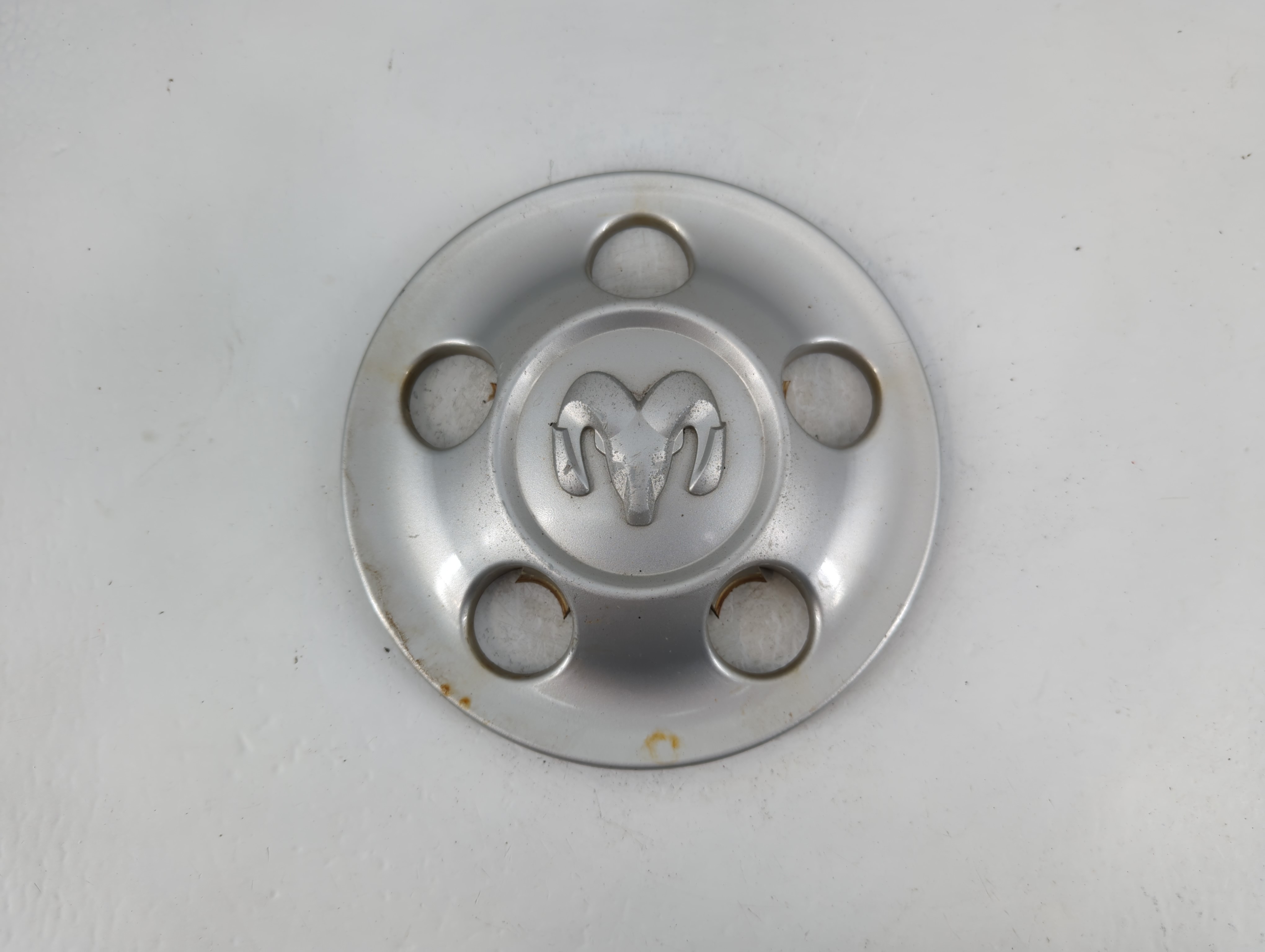 2006 Dodge Sprinter 2500 Center Cap Oem 885539 - Oemusedautoparts1.com