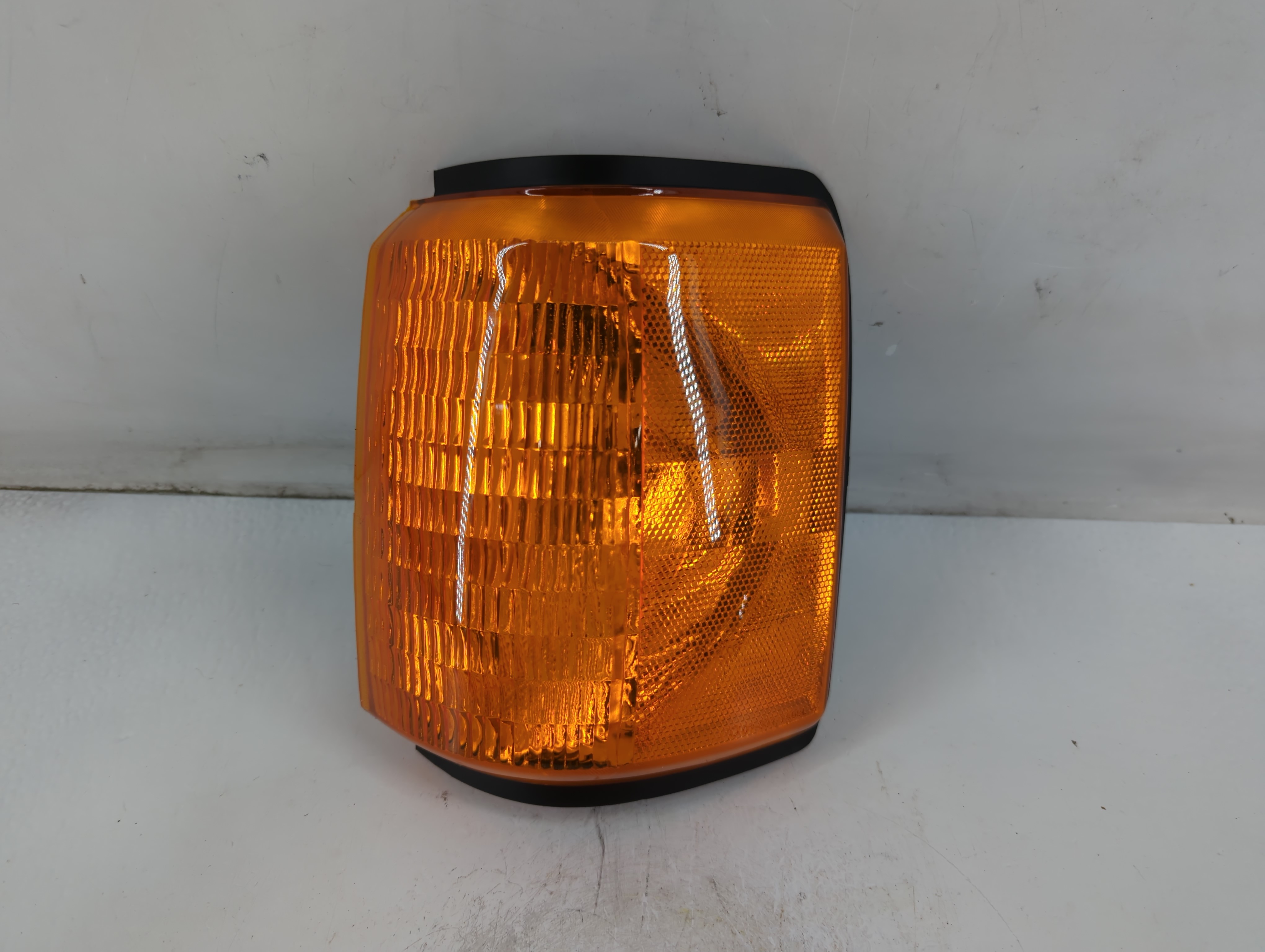 Picture of 1988 Ford F-150 Driver Left Oem Fog Light Lamp 885545