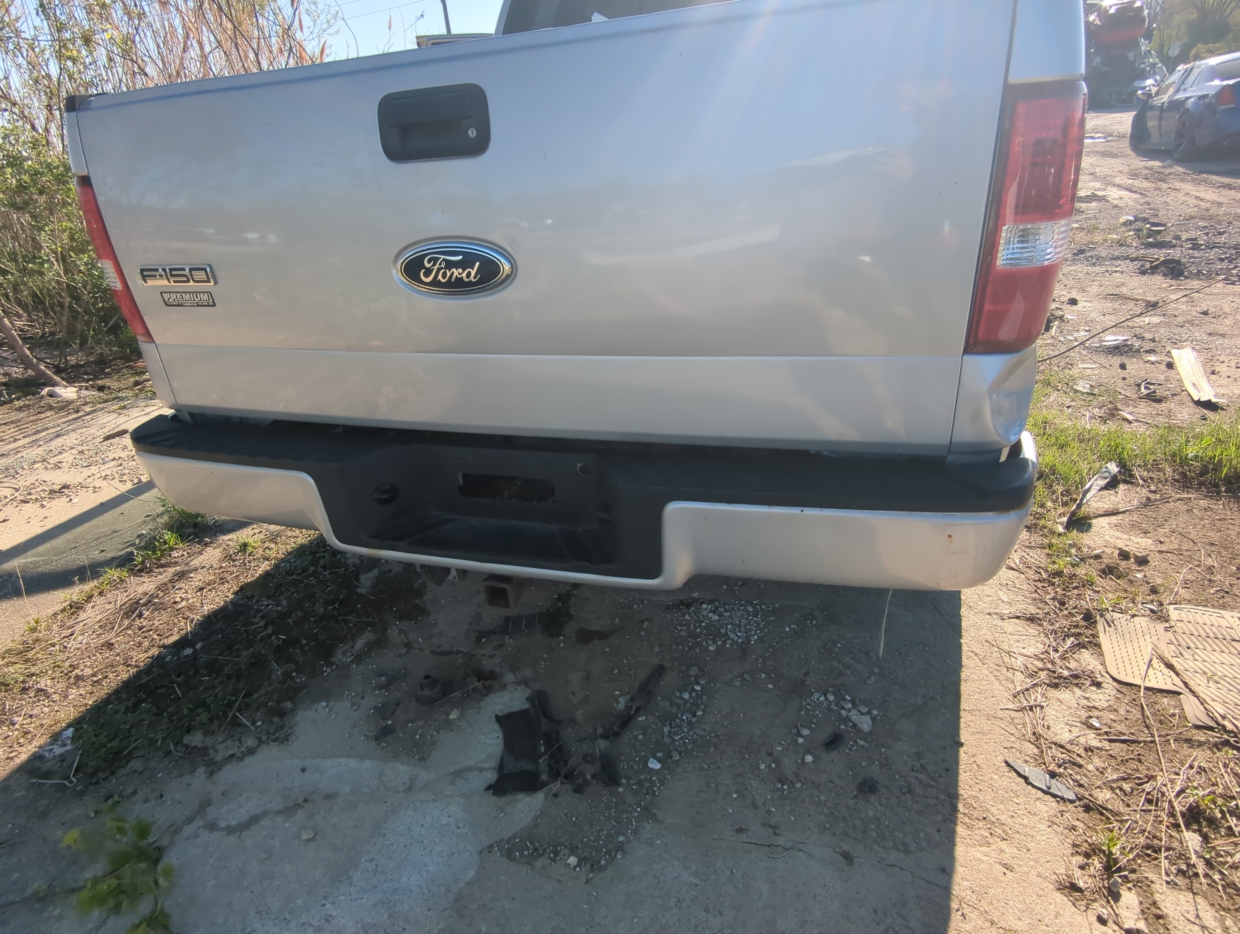 Picture of 2004-2005 Ford F-150 Rear Bumper Assembly Oem 886001
