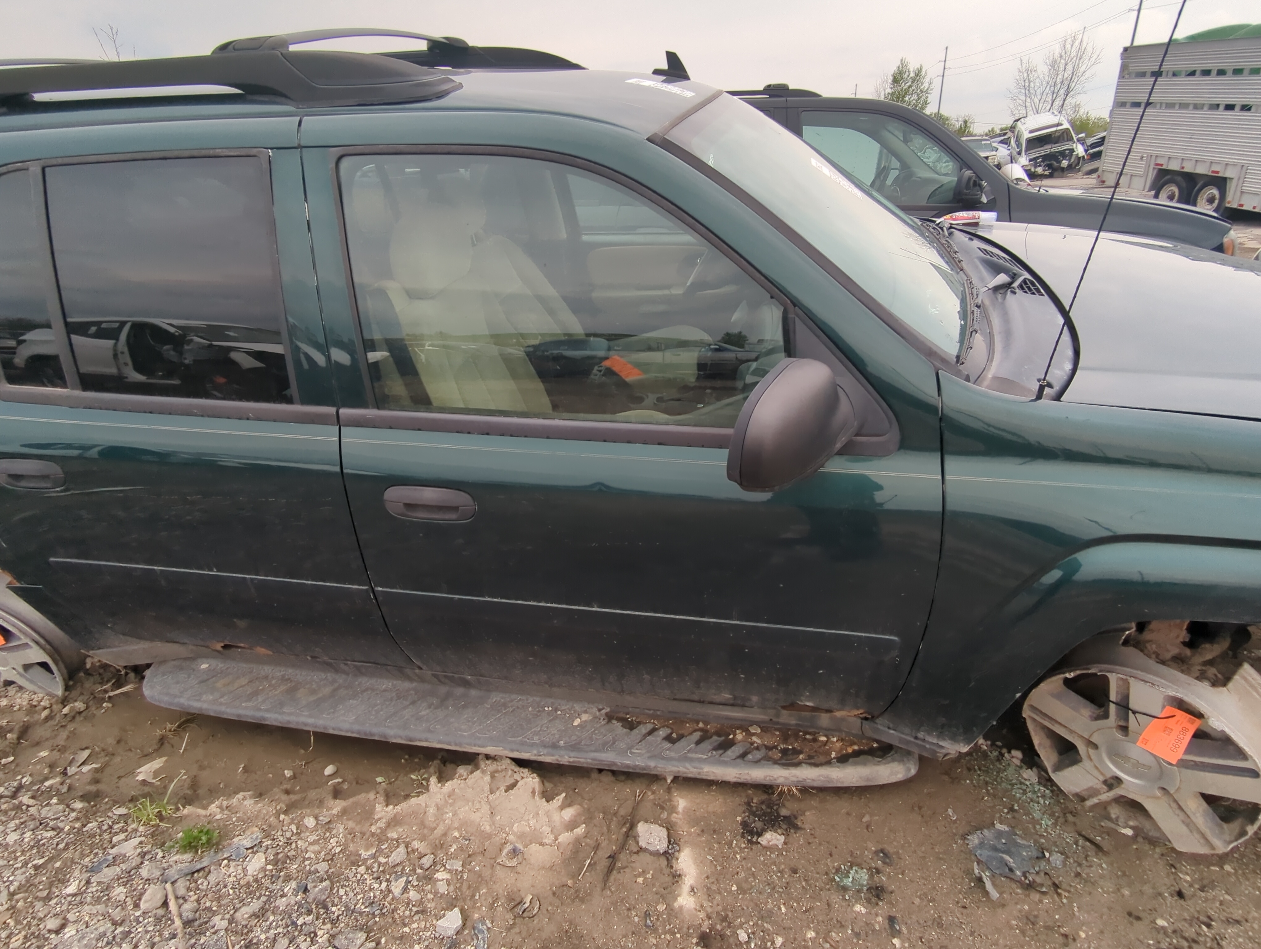 Picture of 2004-2006 Chevrolet Trailblazer Ext Passenger Front Door Oem 886532