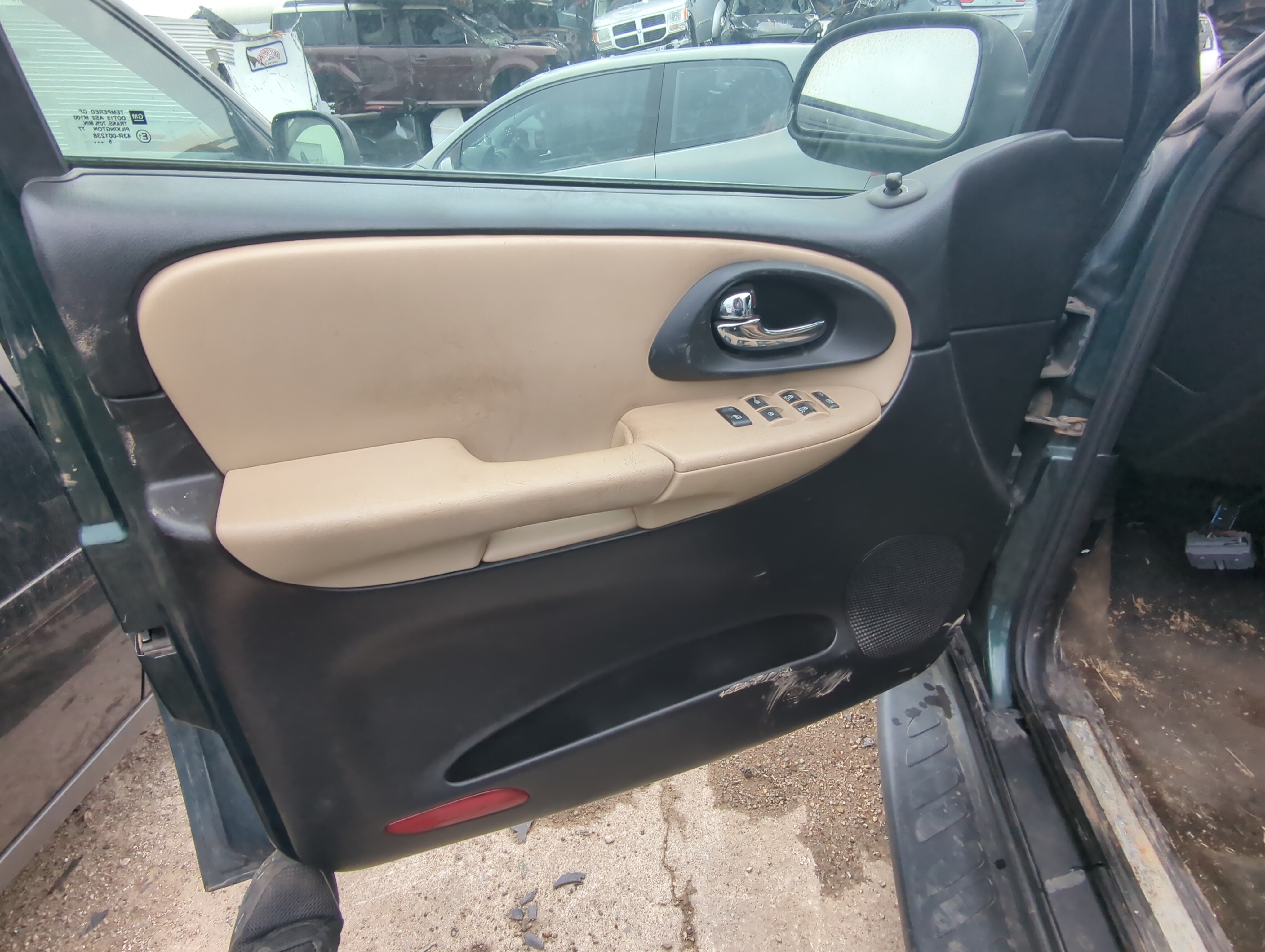 Picture of 2006 Chevrolet Trailblazer Ext Front Left Driver Interior Door Panel Trim 886625