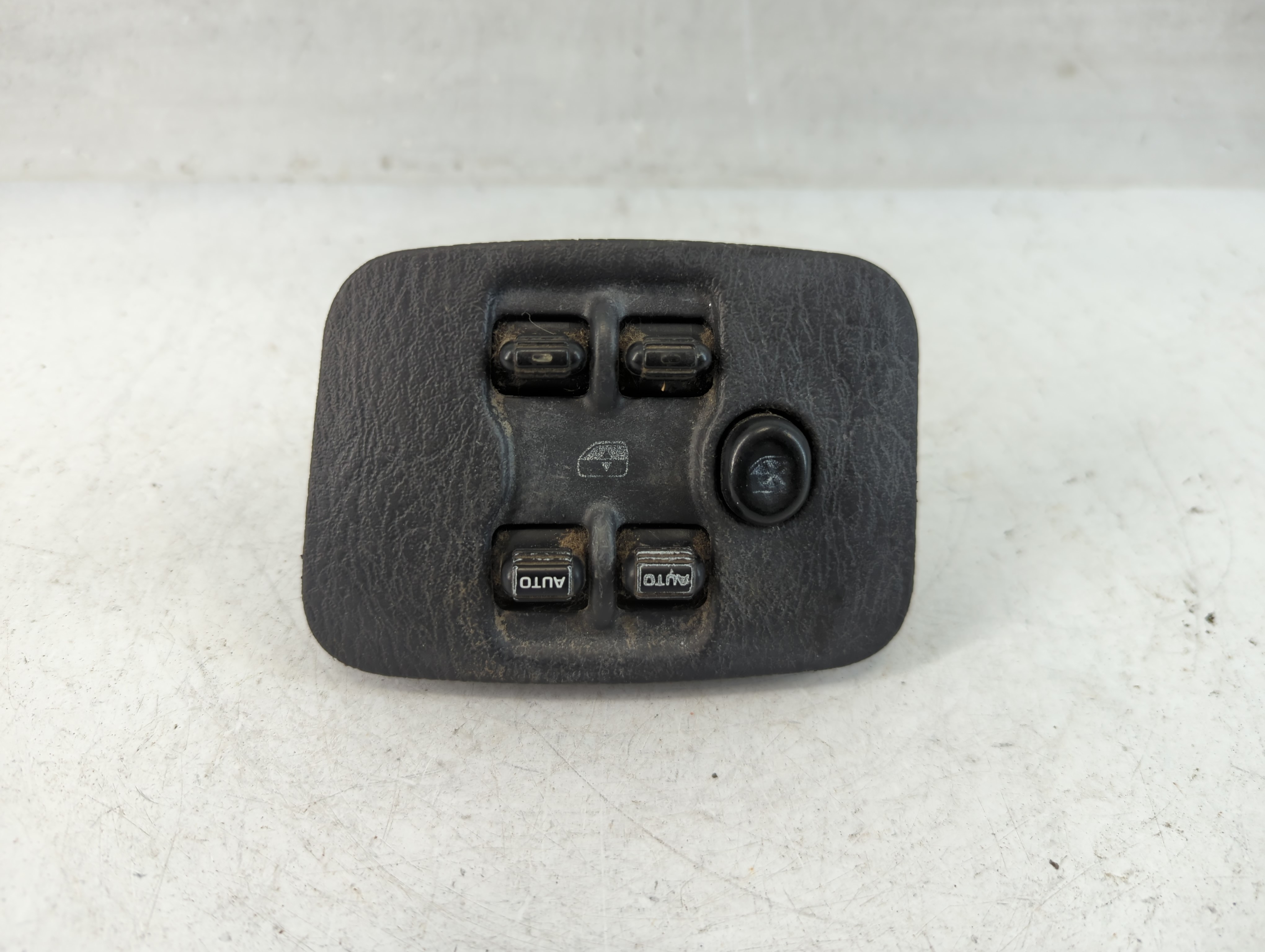 2004 Jeep Liberty Passenger Right Power Window Switch P5gp27xdvah 886688 - Oemusedautoparts1.com