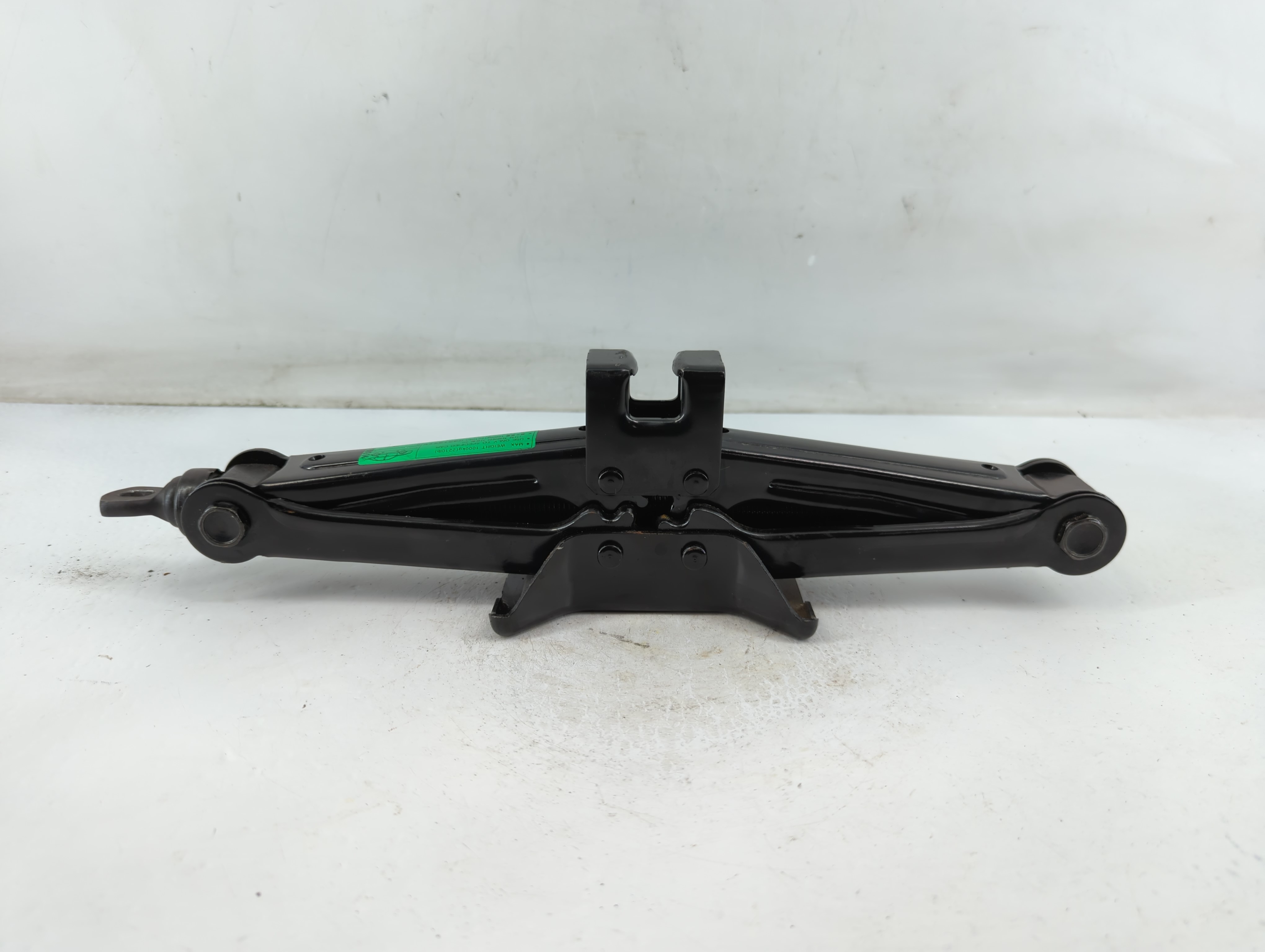 2006 Hyundai Sonata Spare Scissor Car Jack 886701 - Oemusedautoparts1.com