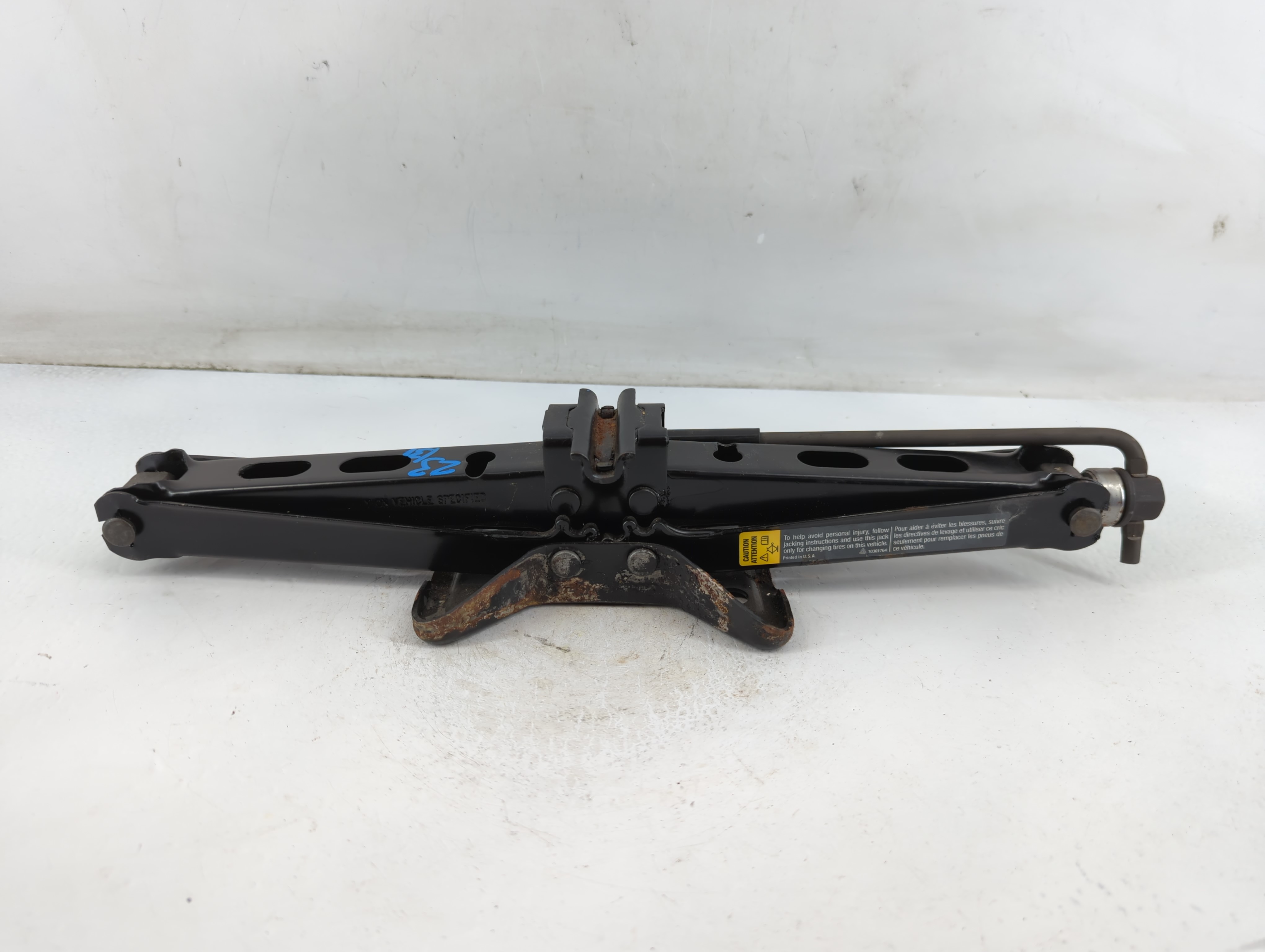 2001 Buick Century Spare Scissor Car Jack 886703 - Oemusedautoparts1.com