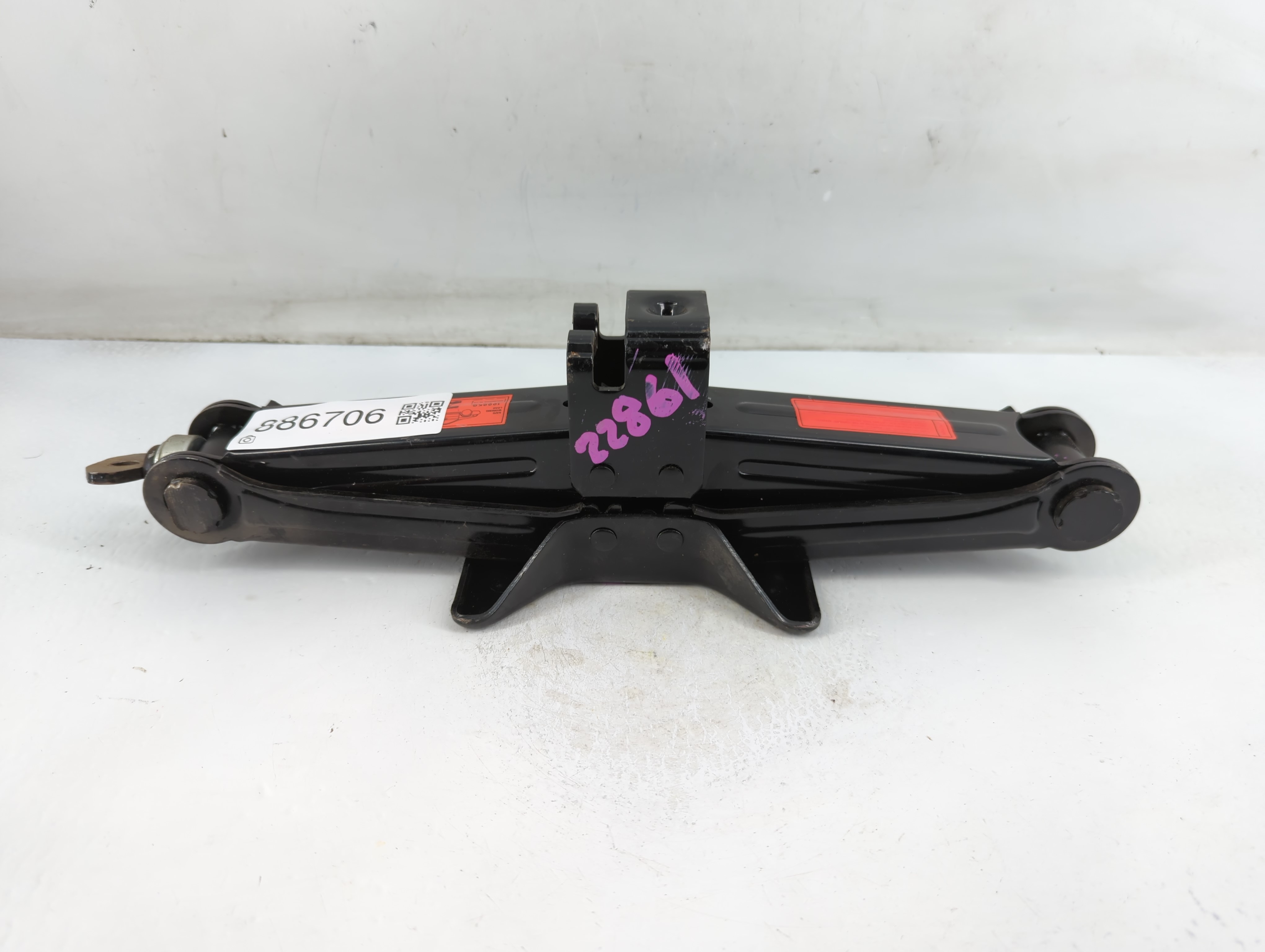 Picture of 2002 Kia Sedona Spare Scissor Car Jack 886706