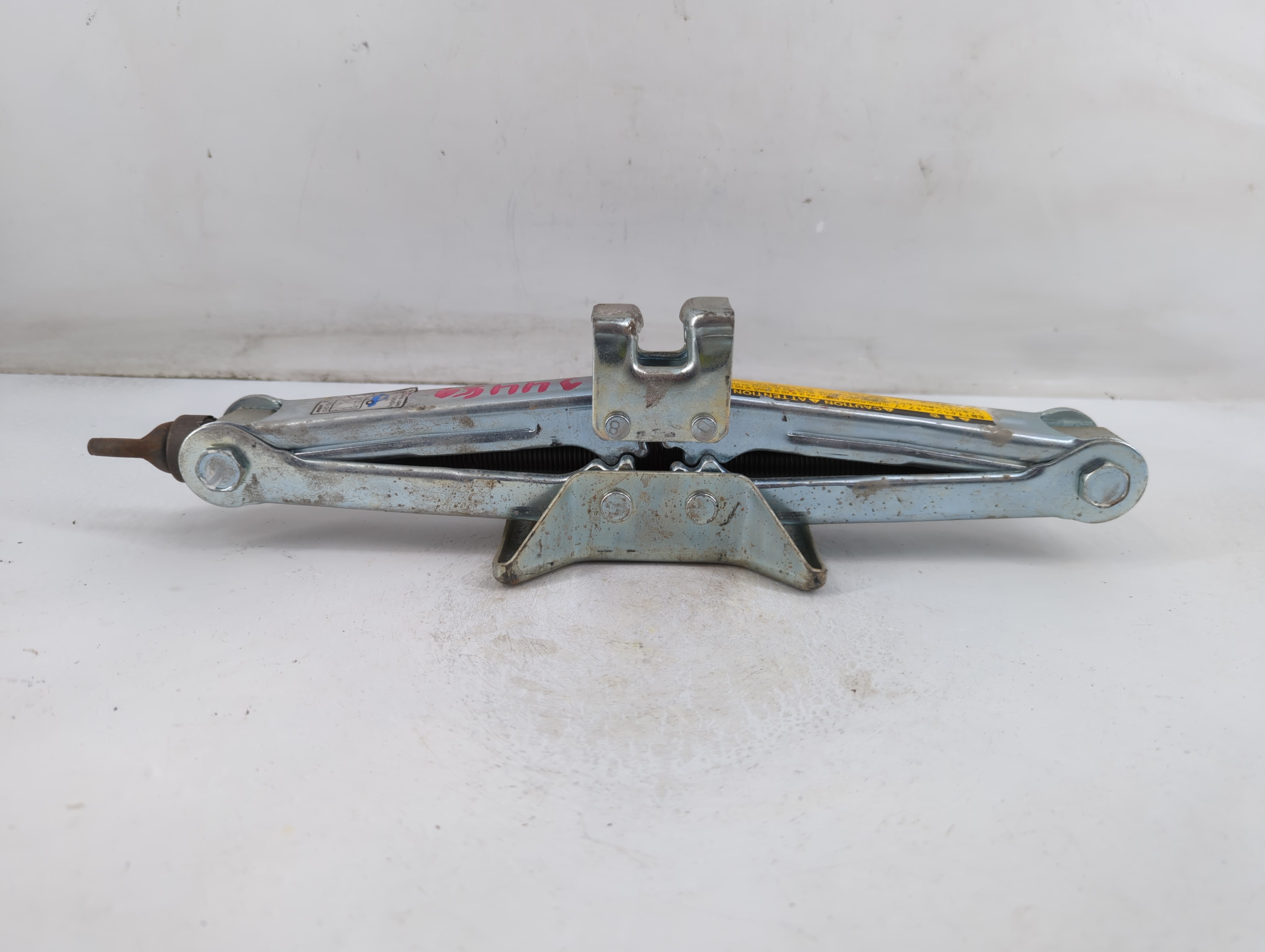 1998 Lexus Gs300 Spare Scissor Car Jack 886707 - Oemusedautoparts1.com