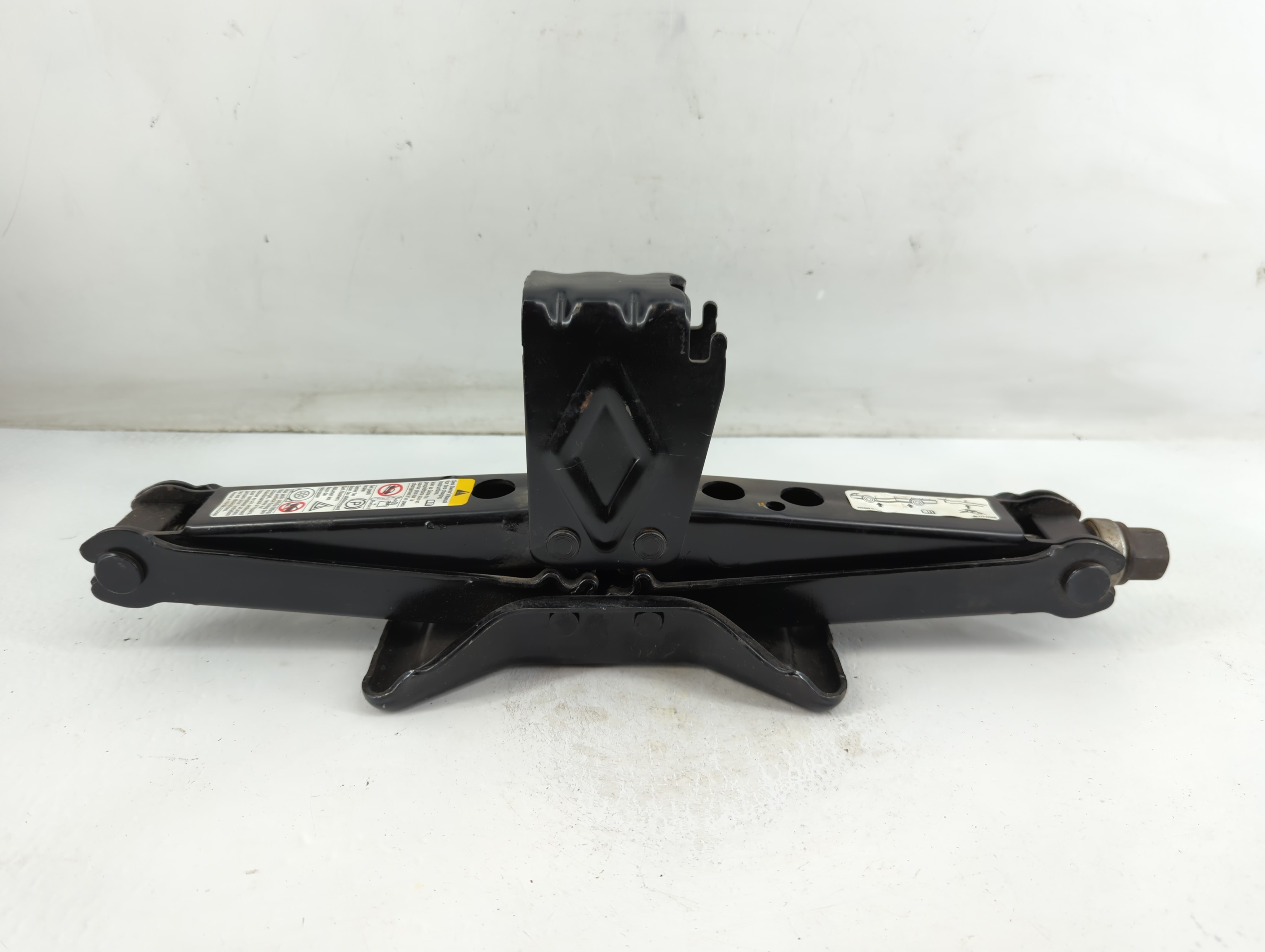 Picture of 2010 Chevrolet Traverse Spare Scissor Car Jack 886708