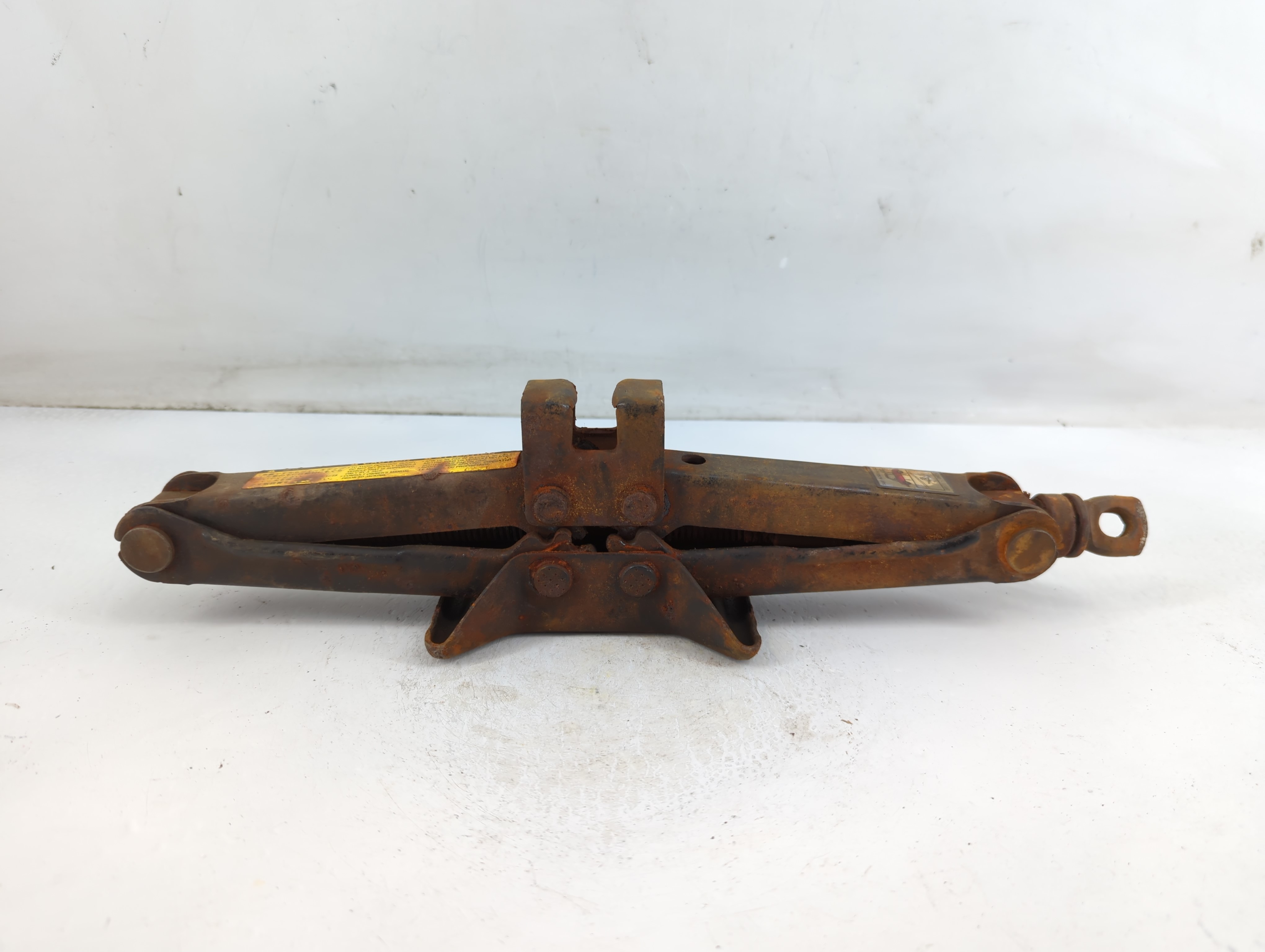 2000 Toyota Avalon Spare Scissor Car Jack 886709 - Oemusedautoparts1.com