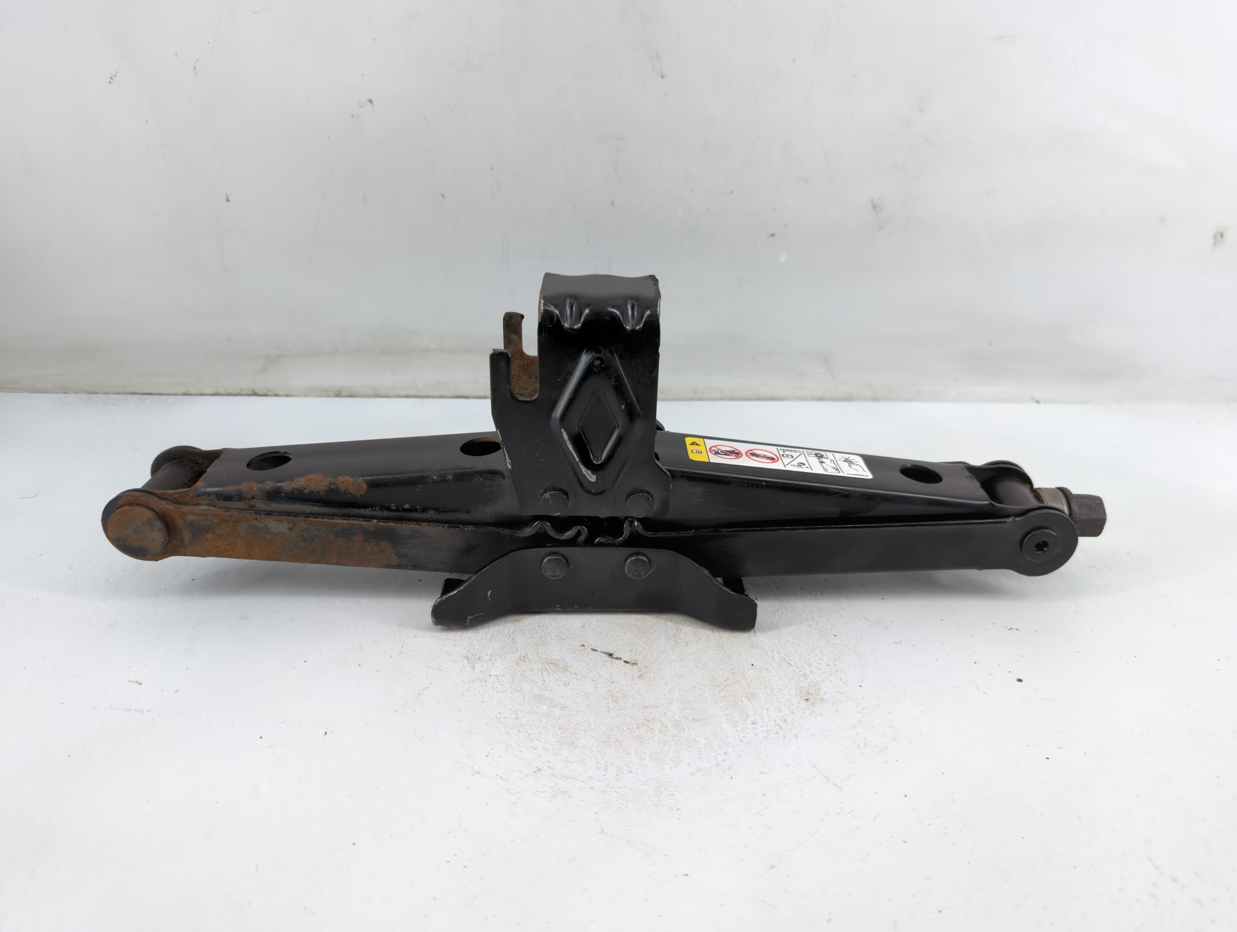 2013 Dodge Grand Caravan Spare Scissor Car Jack 886748 - Oemusedautoparts1.com