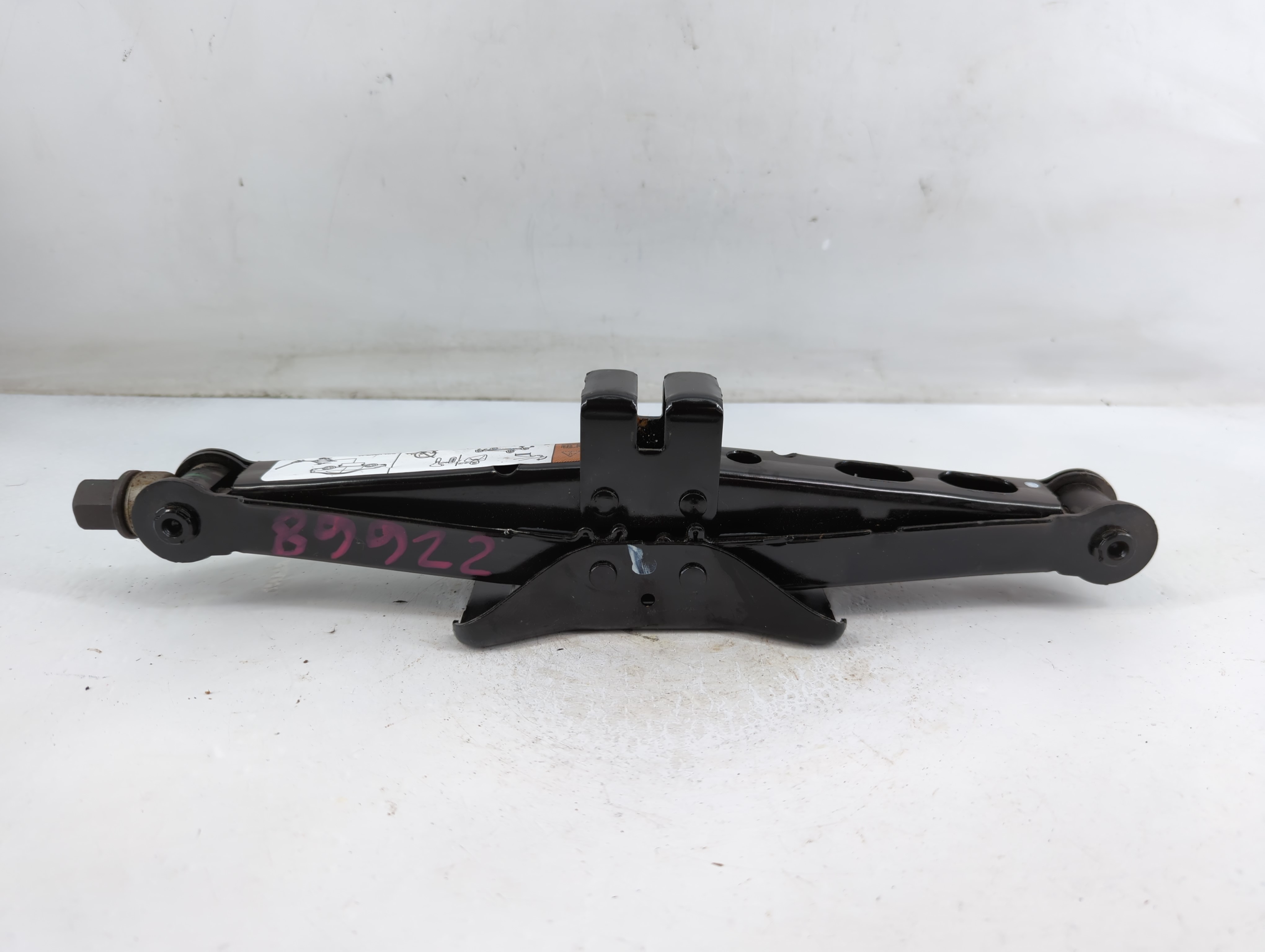 Picture of 2011 Ford Fusion Spare Scissor Car Jack 886750