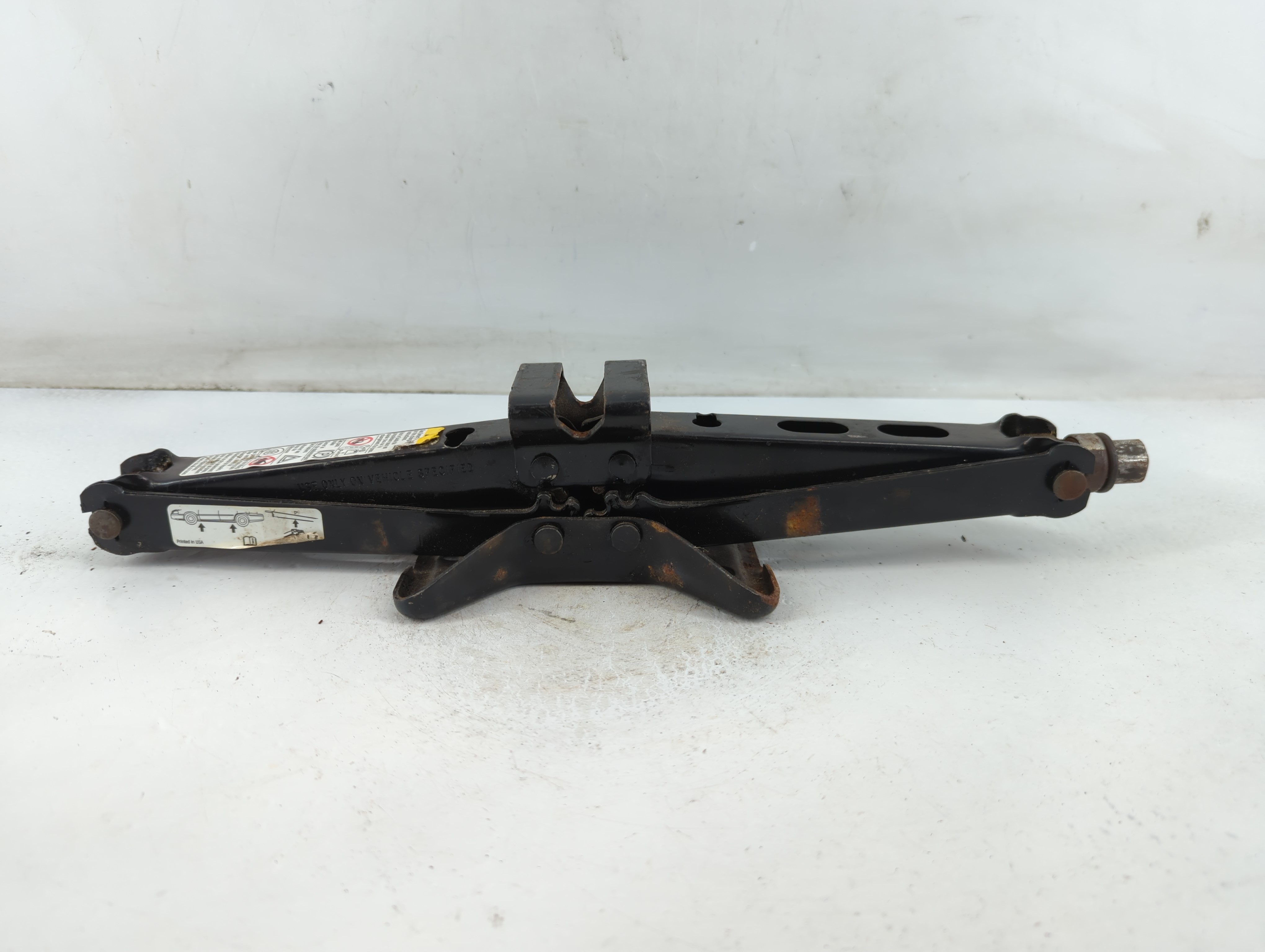 2007 Chevrolet Impala Spare Scissor Car Jack 886753 - Oemusedautoparts1.com