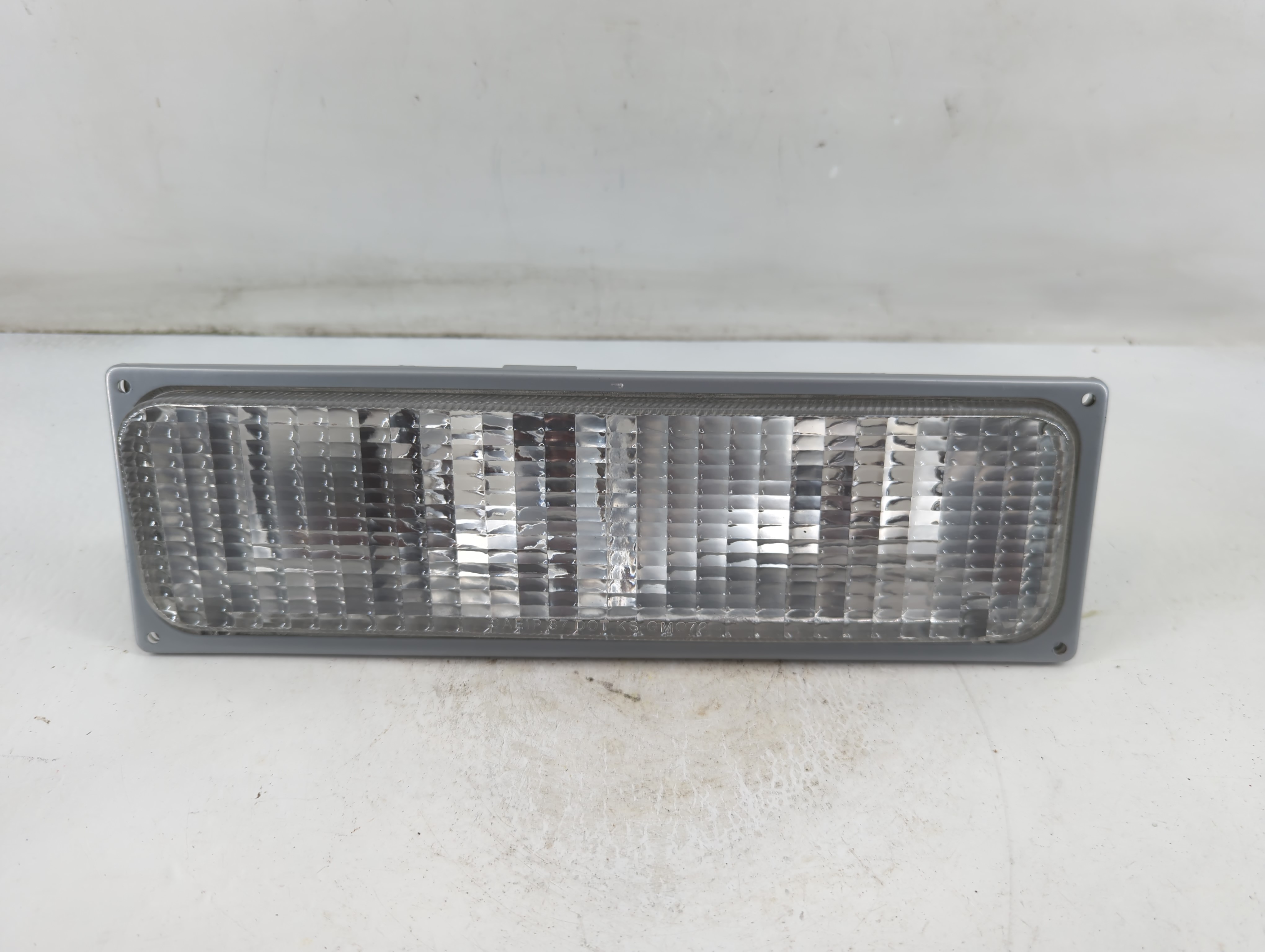 1992 Chevrolet Suburban 1500 Driver Left Oem Fog Light Lamp 886756 - Oemusedautoparts1.com