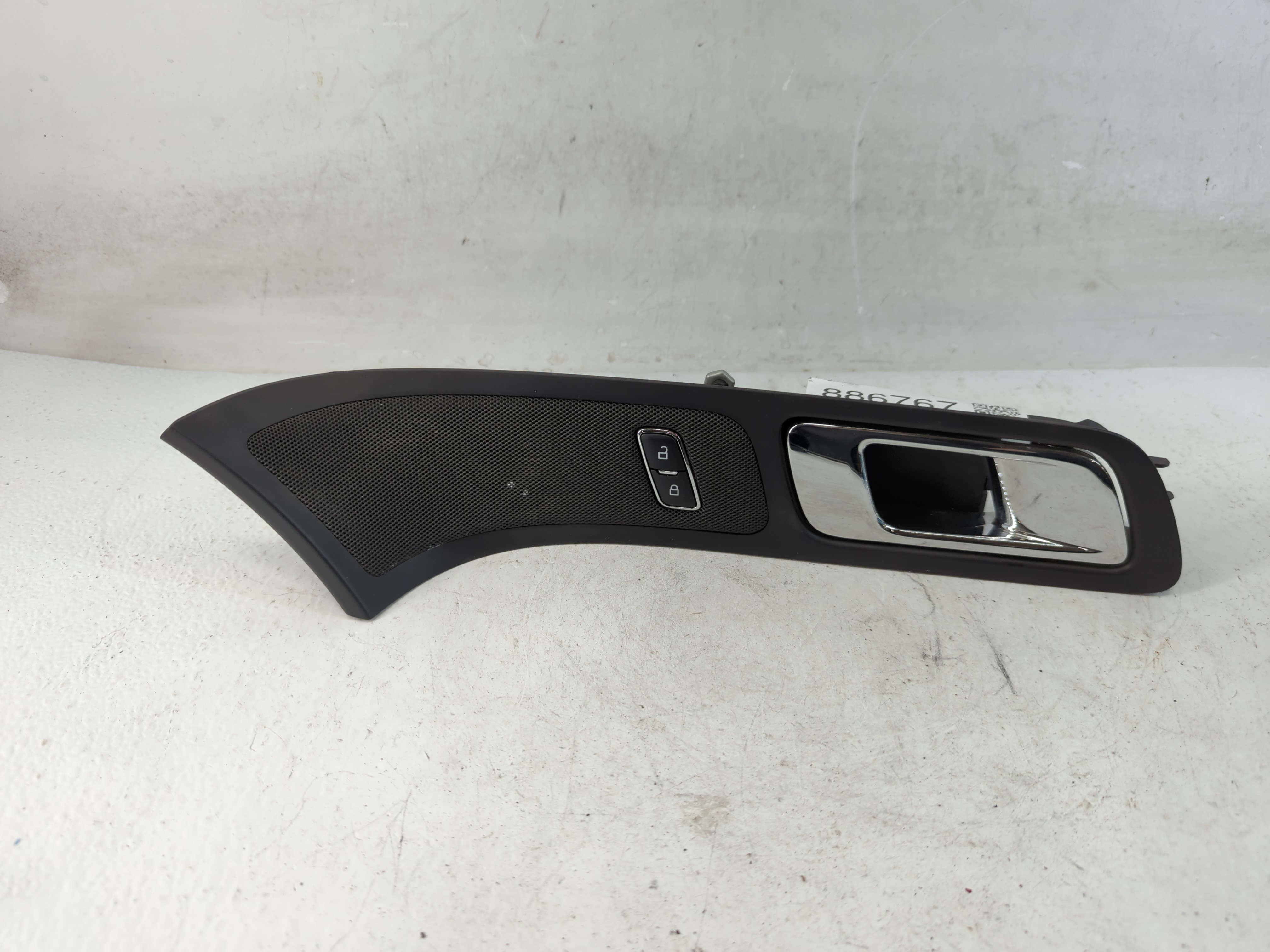 2016 Ford Explorer Passenger Side Front Inside Door Handle Oem 886767 - Oemusedautoparts1.com