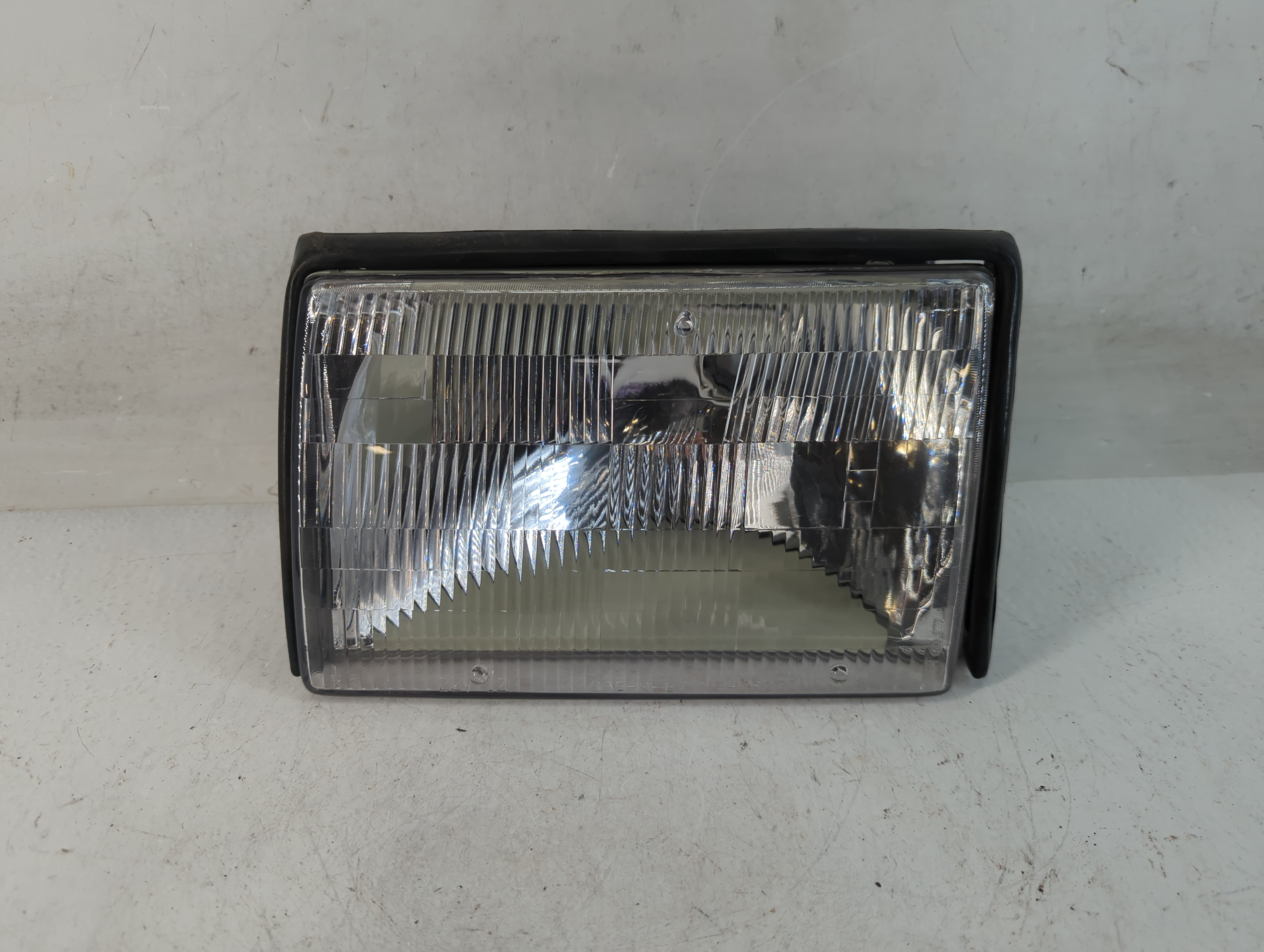 1998 Ford Mustang Driver Left Oem Head Light Headlight Lamp 886780 - Oemusedautoparts1.com