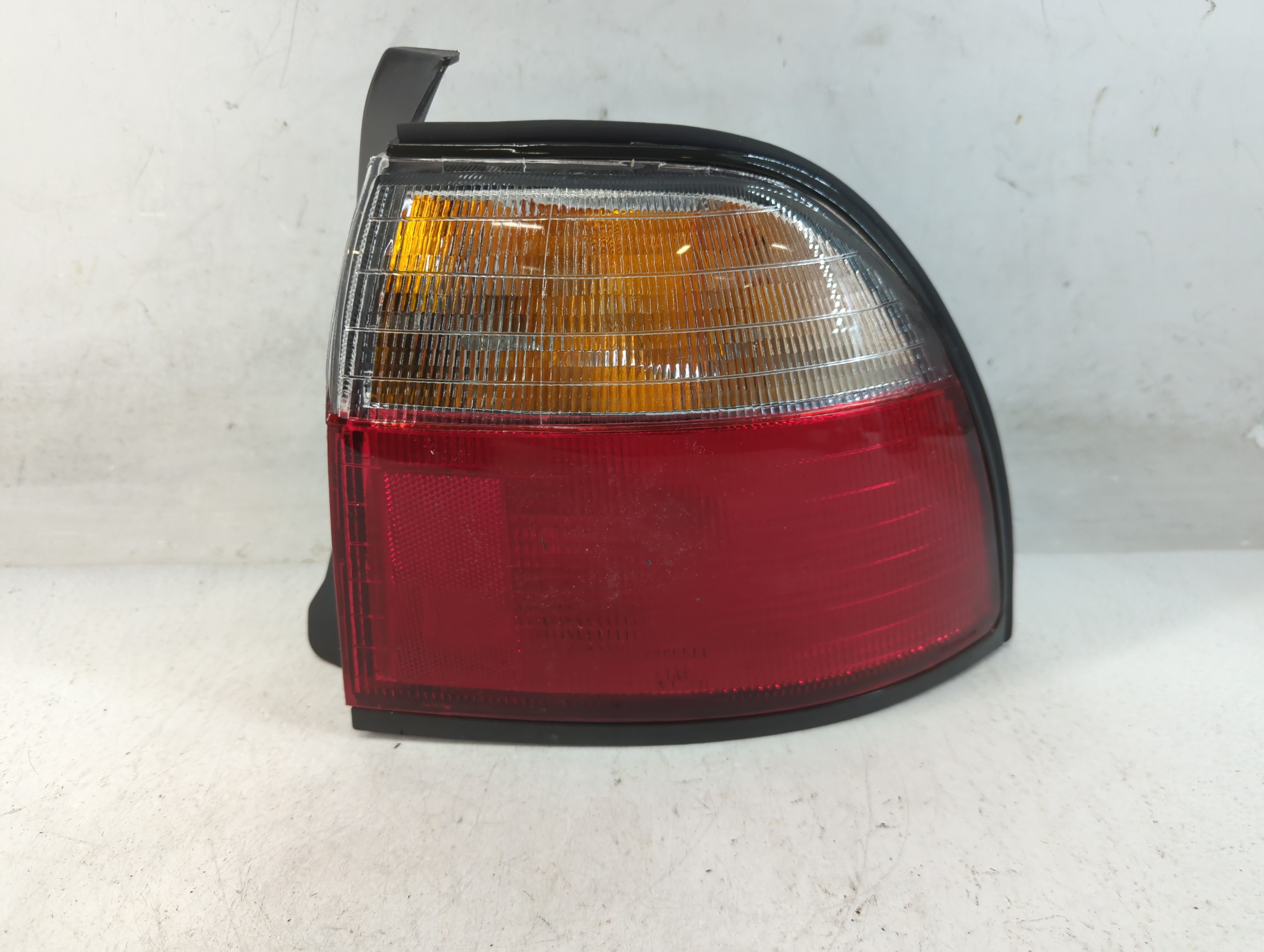 Picture of 1996-1997 Honda Accord Passenger Right Side Tail Light Taillight Oem 886797