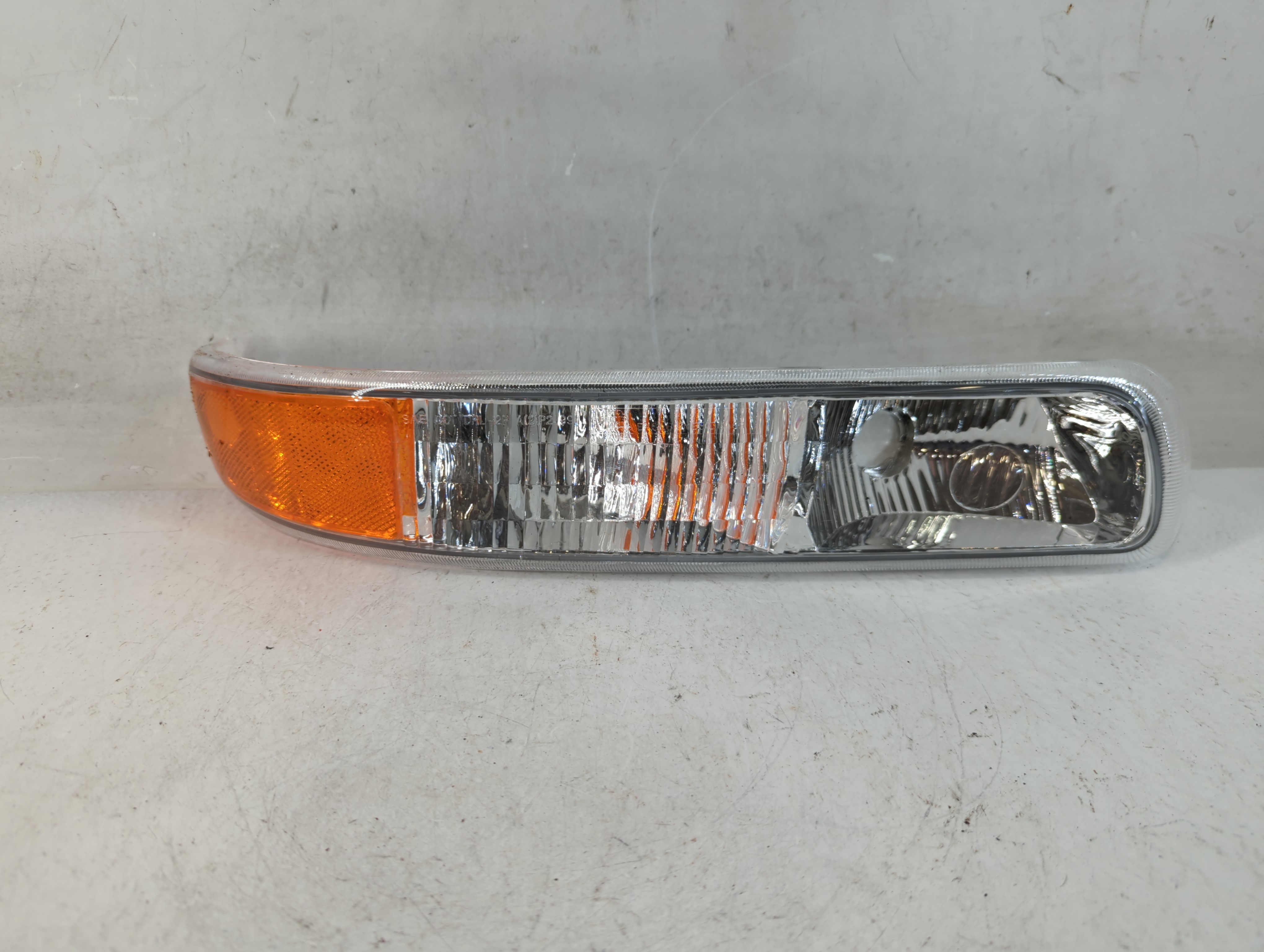 2000 Chevrolet Suburban 2500 Driver Left Oem Head Light Headlight Lamp 886798 - Oemusedautoparts1.com