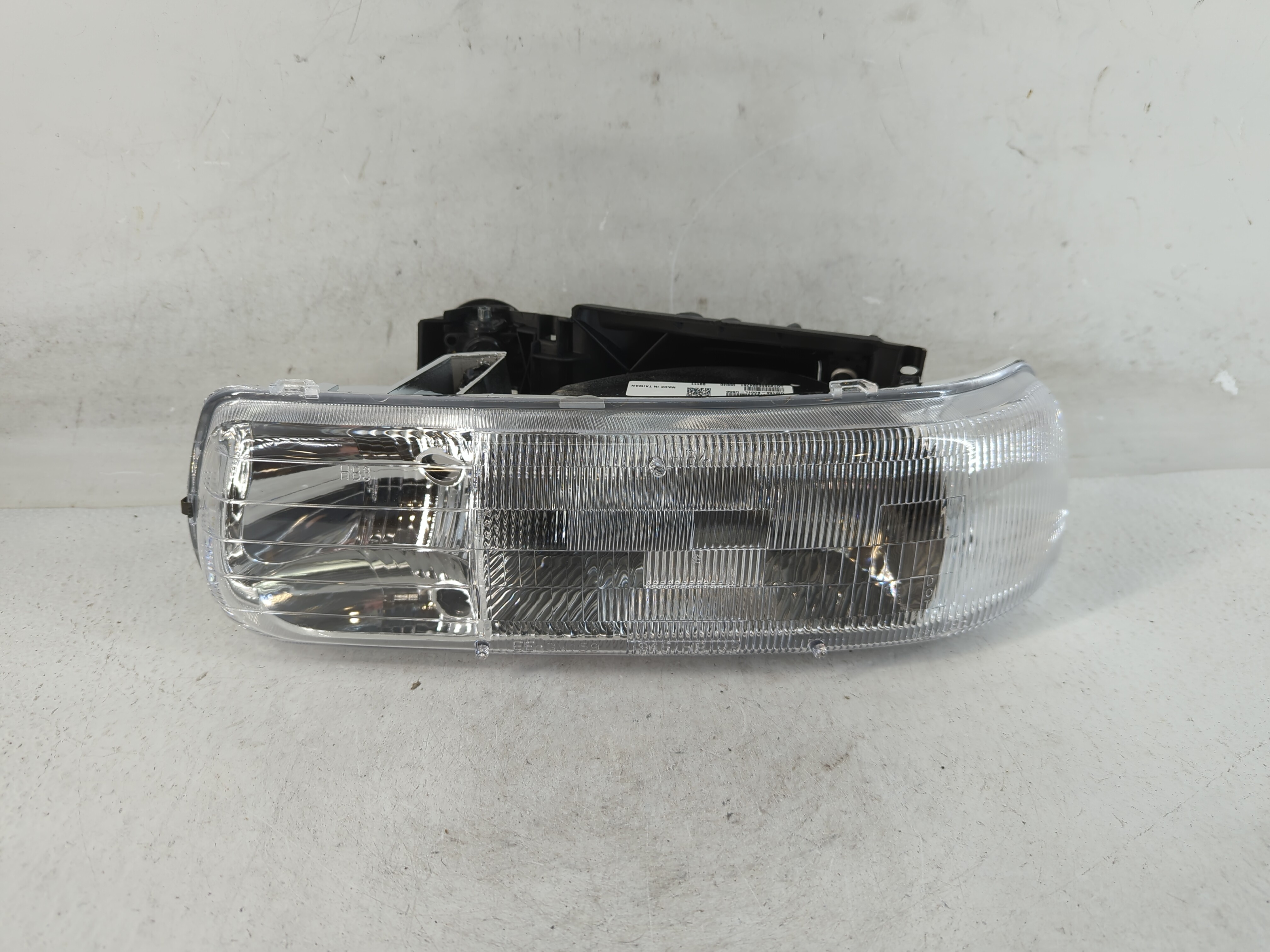 1999 Chevrolet Silverado 1500 Driver Left Oem Head Light Headlight Lamp 886809 - Oemusedautoparts1.com