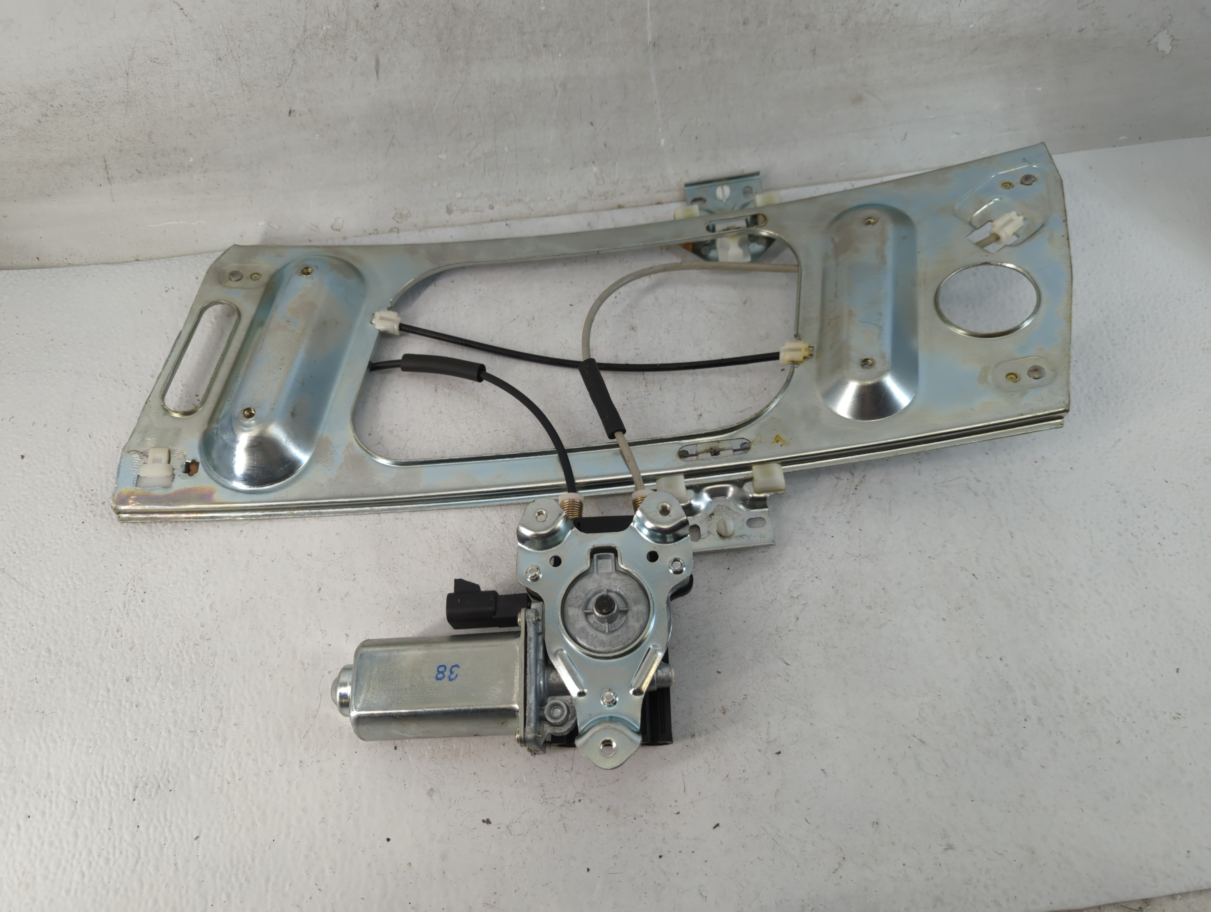 1997-2002 Pontiac Grand Prix Driver Left Front Window Regulator 886823 - Oemusedautoparts1.com