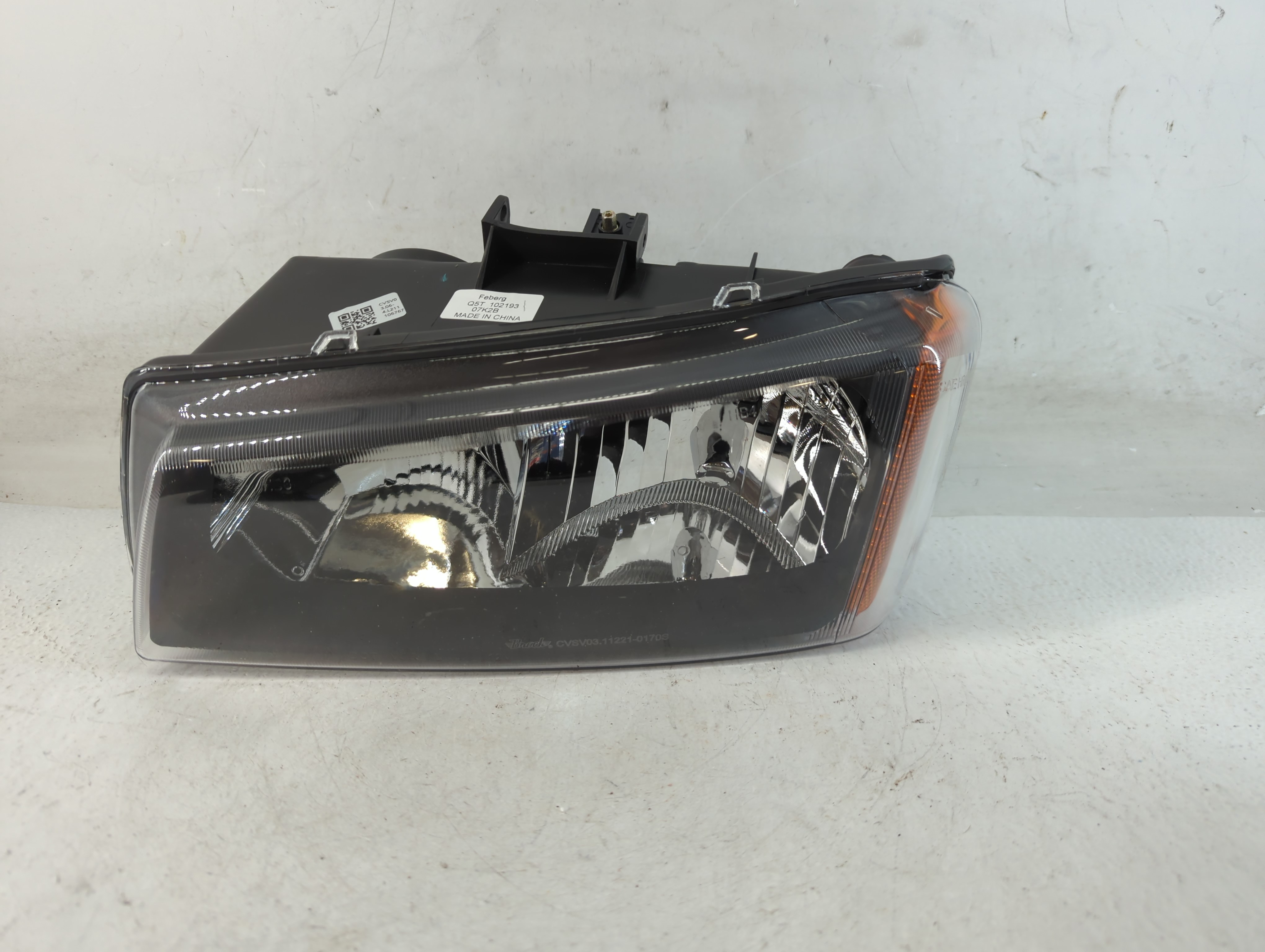 2003 Chevrolet Silverado 1500 Driver Left Oem Head Light Headlight Lamp 886835 - Oemusedautoparts1.com