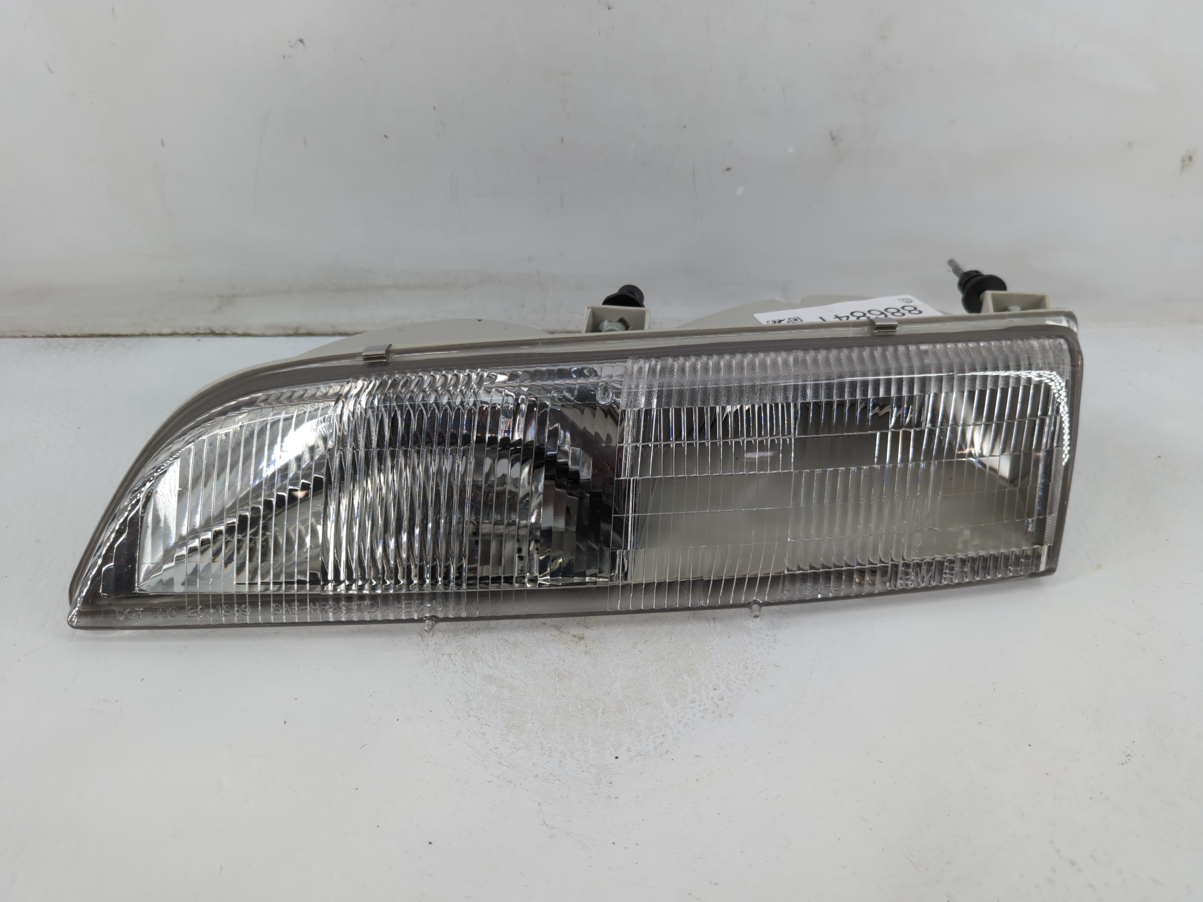 1990 Ford Thunderbird Driver Left Oem Head Light Headlight Lamp 886841 - Oemusedautoparts1.com