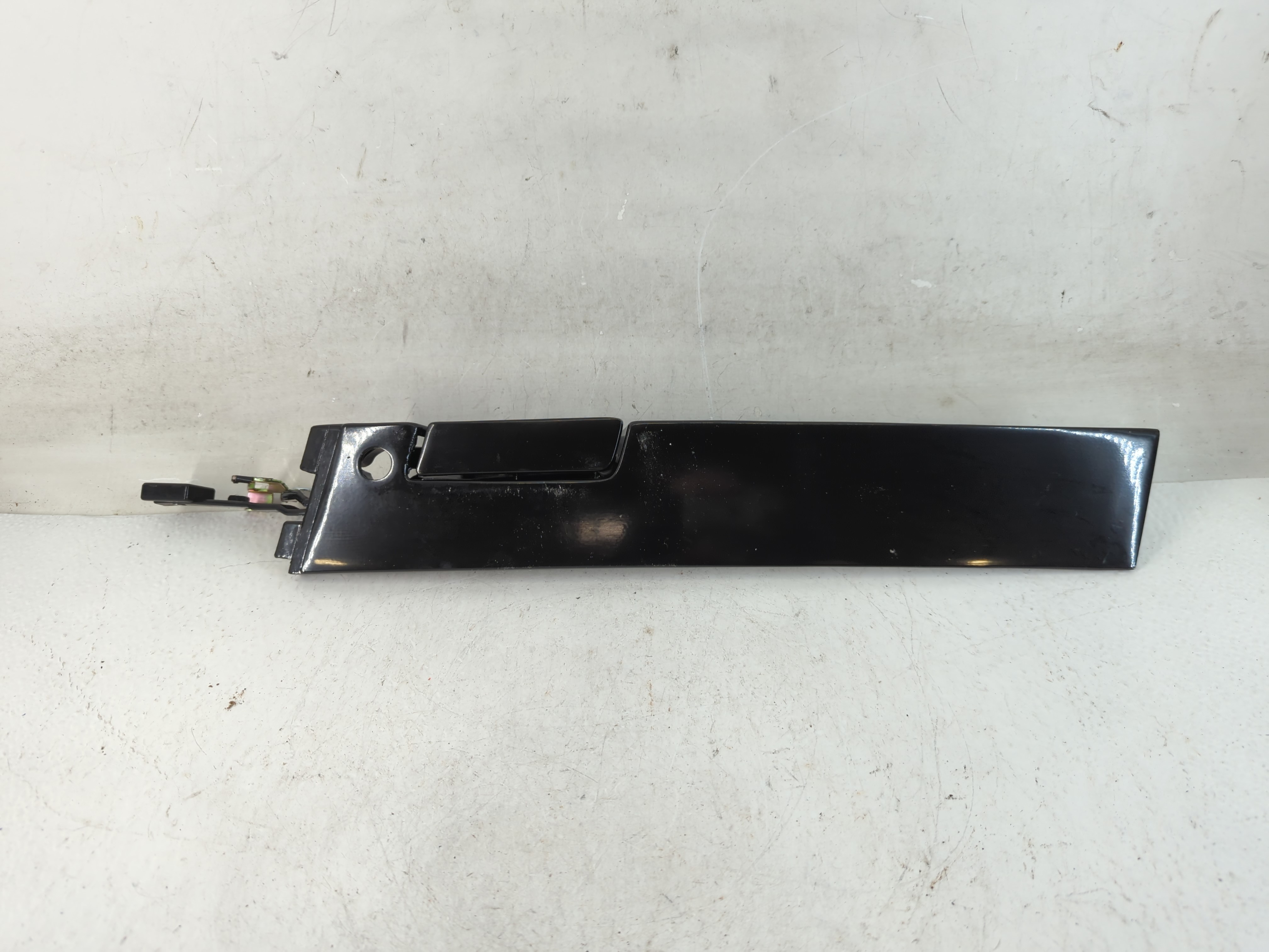 1993 Oldsmobile Cutlass Passenger Front Right Door Handle Exterior Assembly 886878 - Oemusedautoparts1.com