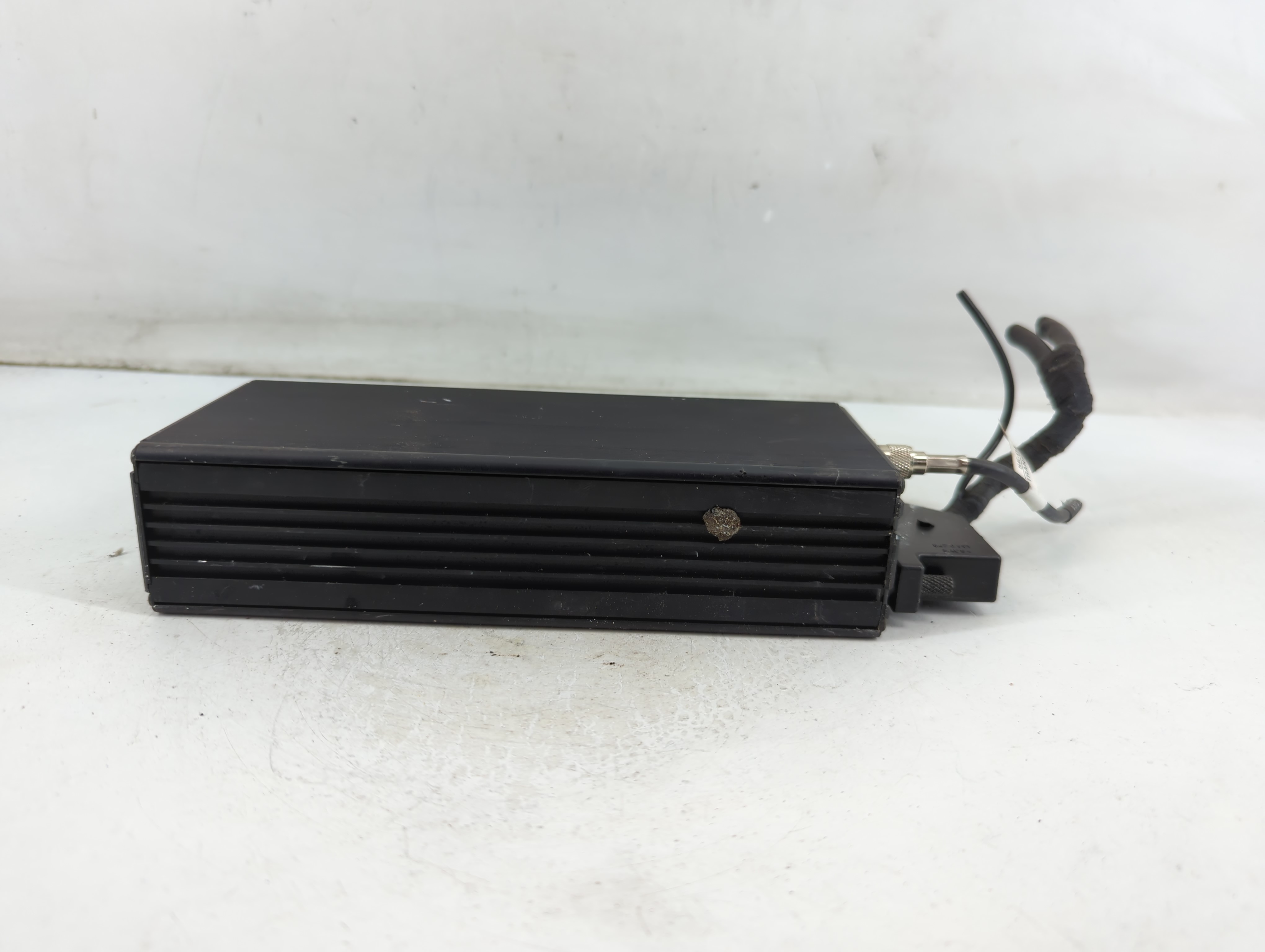 Bmw 750i Am Fm Cd Player Radio Receiver 886882 - Oemusedautoparts1.com