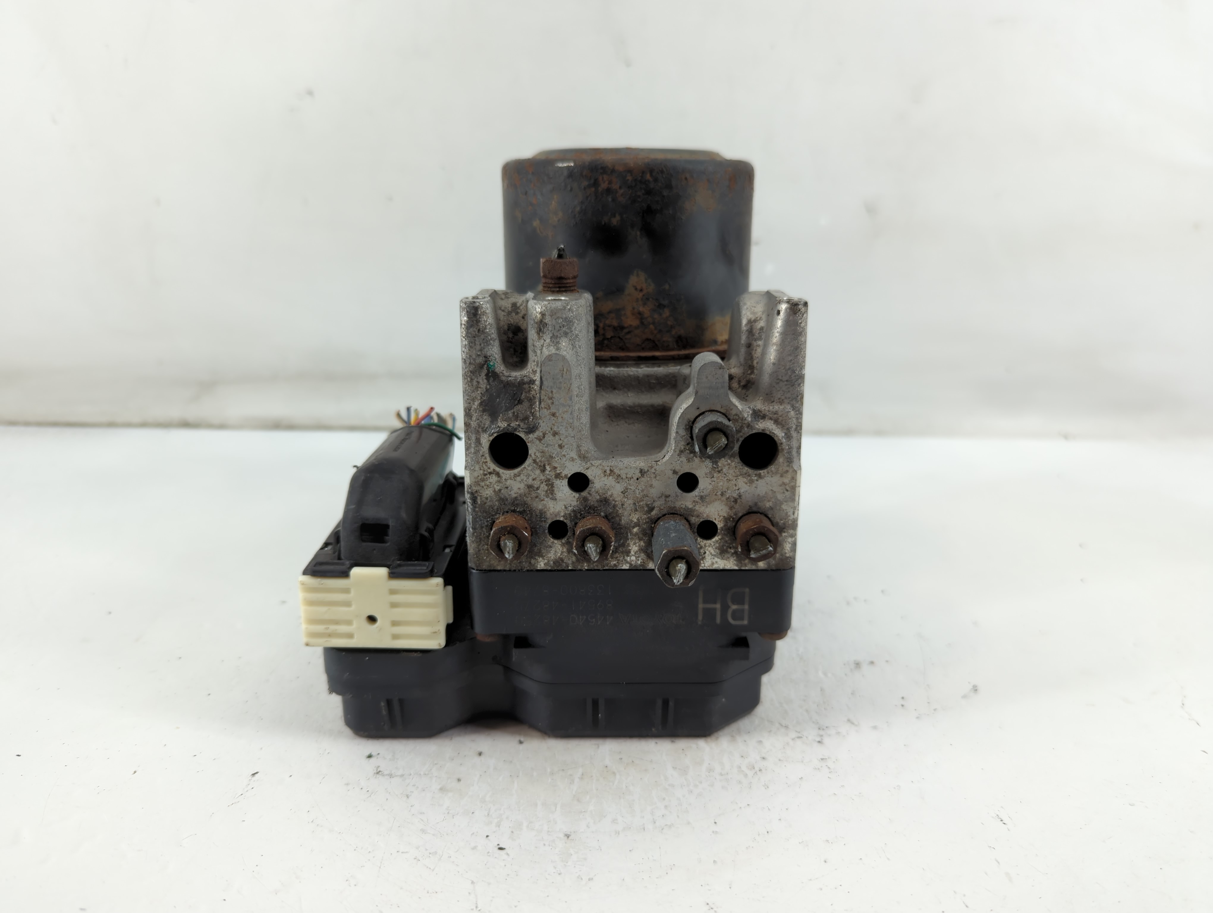 2009 Lexus Rx350 Abs Pump Control Module 886899 - Oemusedautoparts1.com