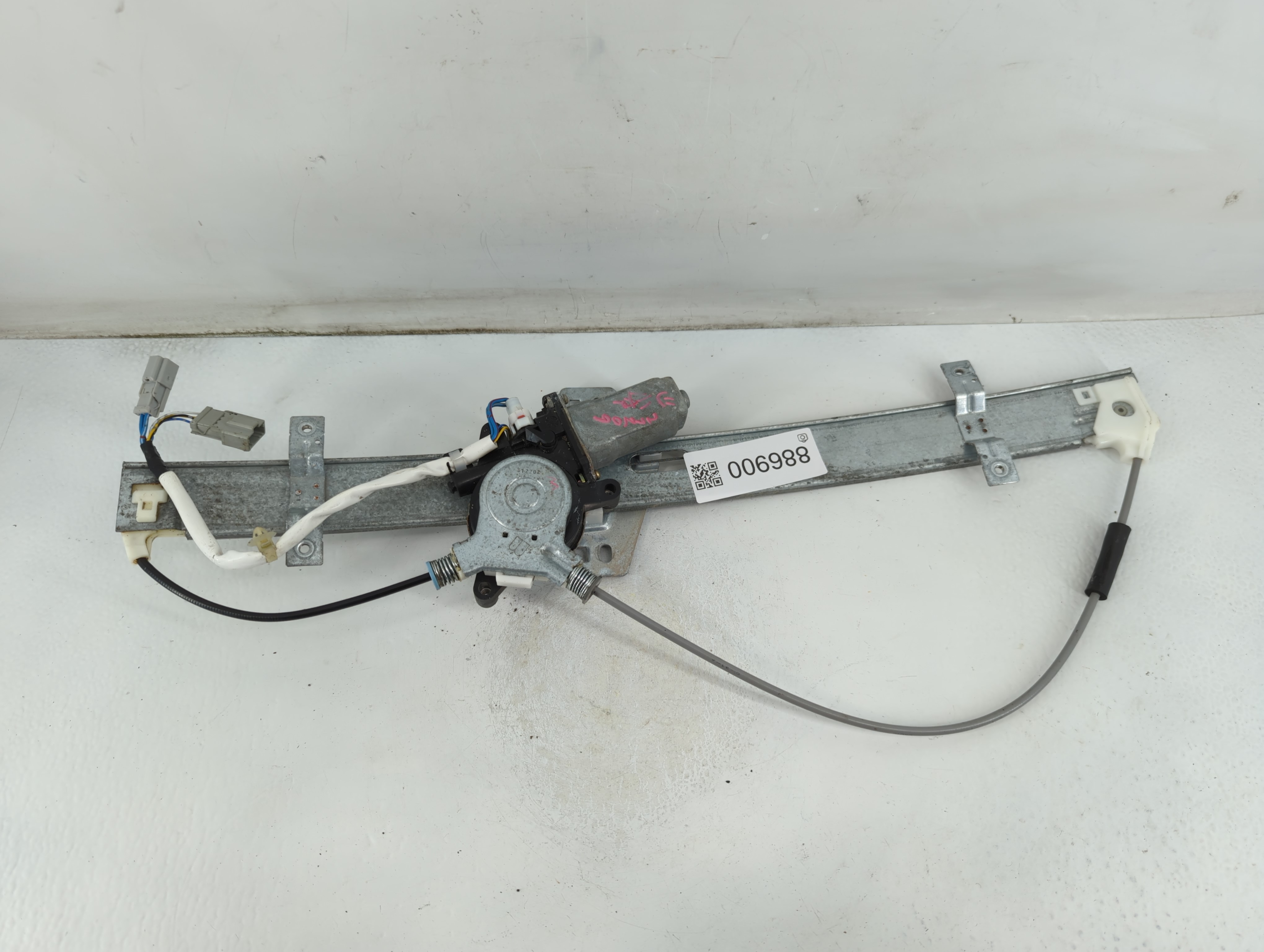 Picture of 2003-2004 Honda Odyssey Window Regulator Passenger Front 886900
