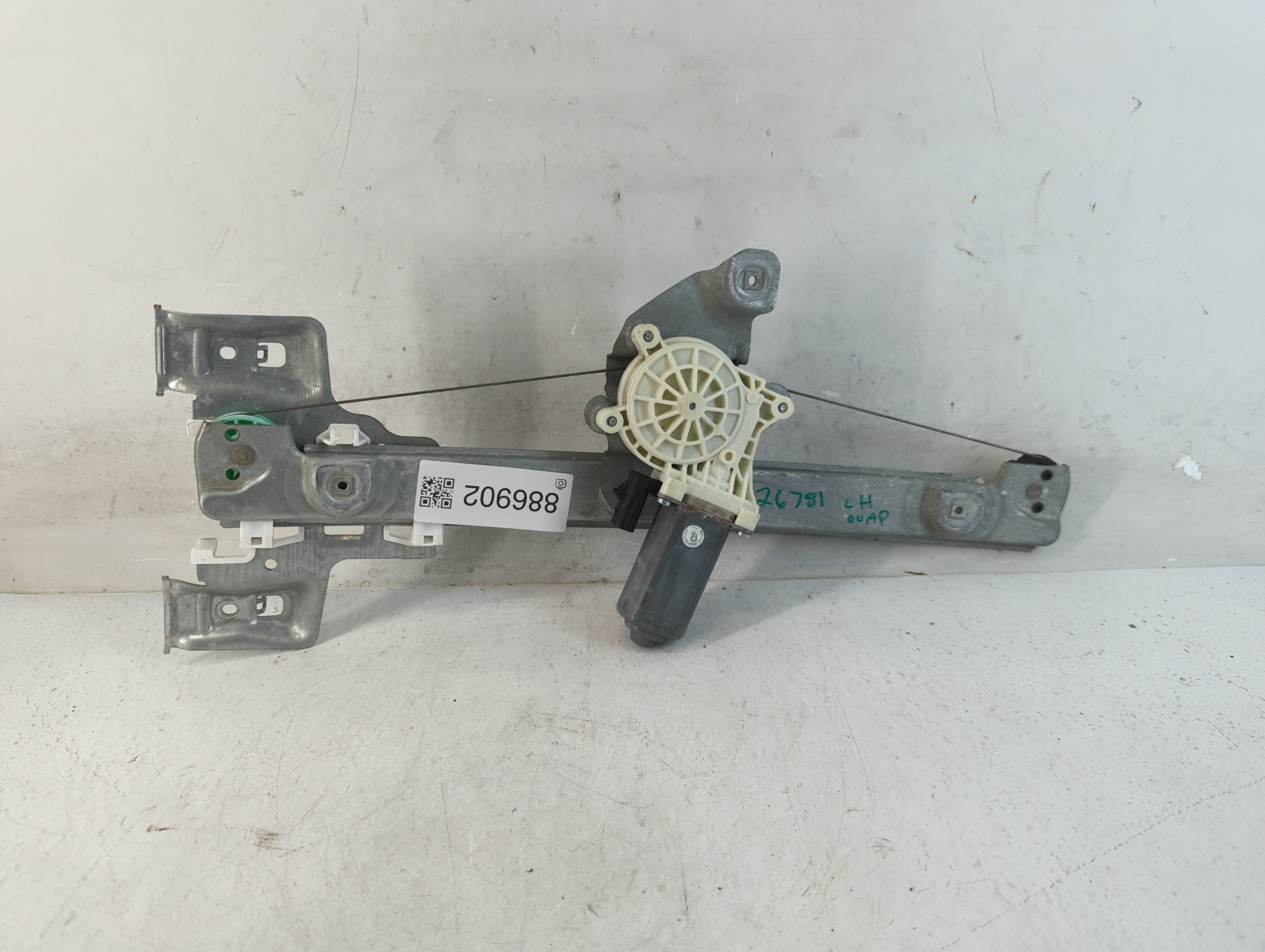 2010 Chrysler 300 Driver Front Left Power Window Motor 886902 - Oemusedautoparts1.com