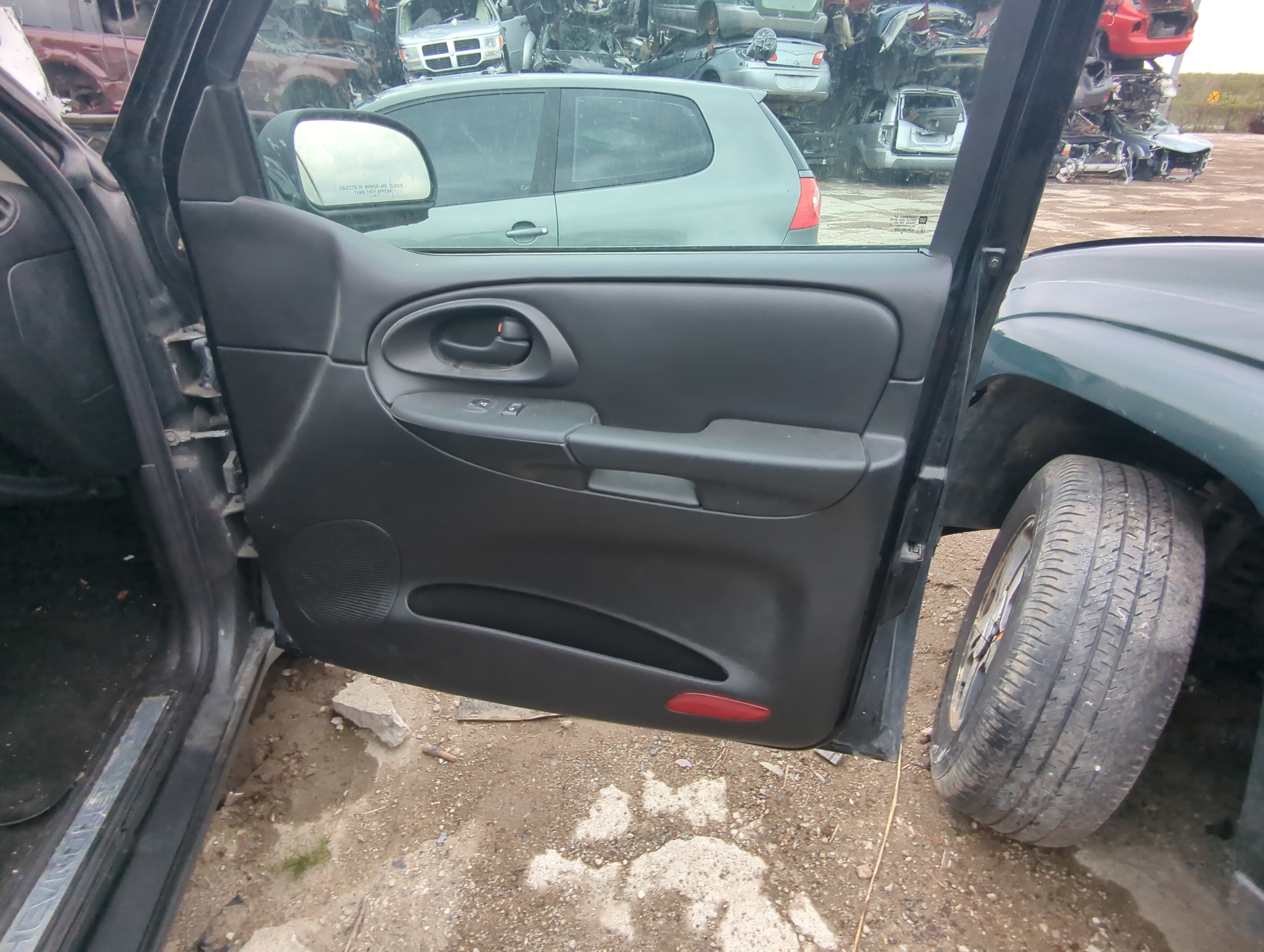2009 Chevrolet Trailblazer Front Right Passenger Interior Door Panel Trim 887037 - Oemusedautoparts1.com