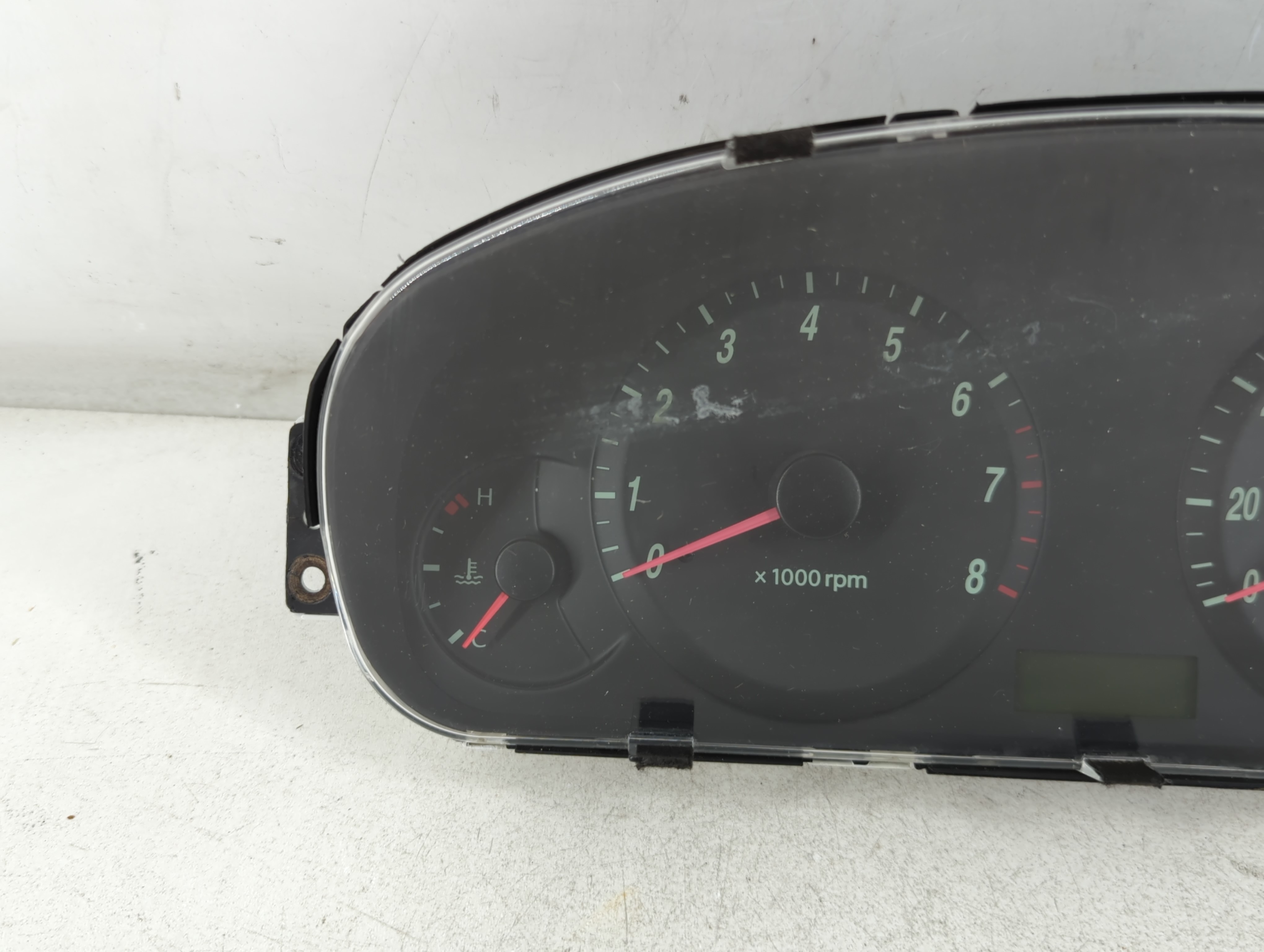 Picture of 2004-2006 Hyundai Elantra Speedometer Instrument Cluster Gauges 887410