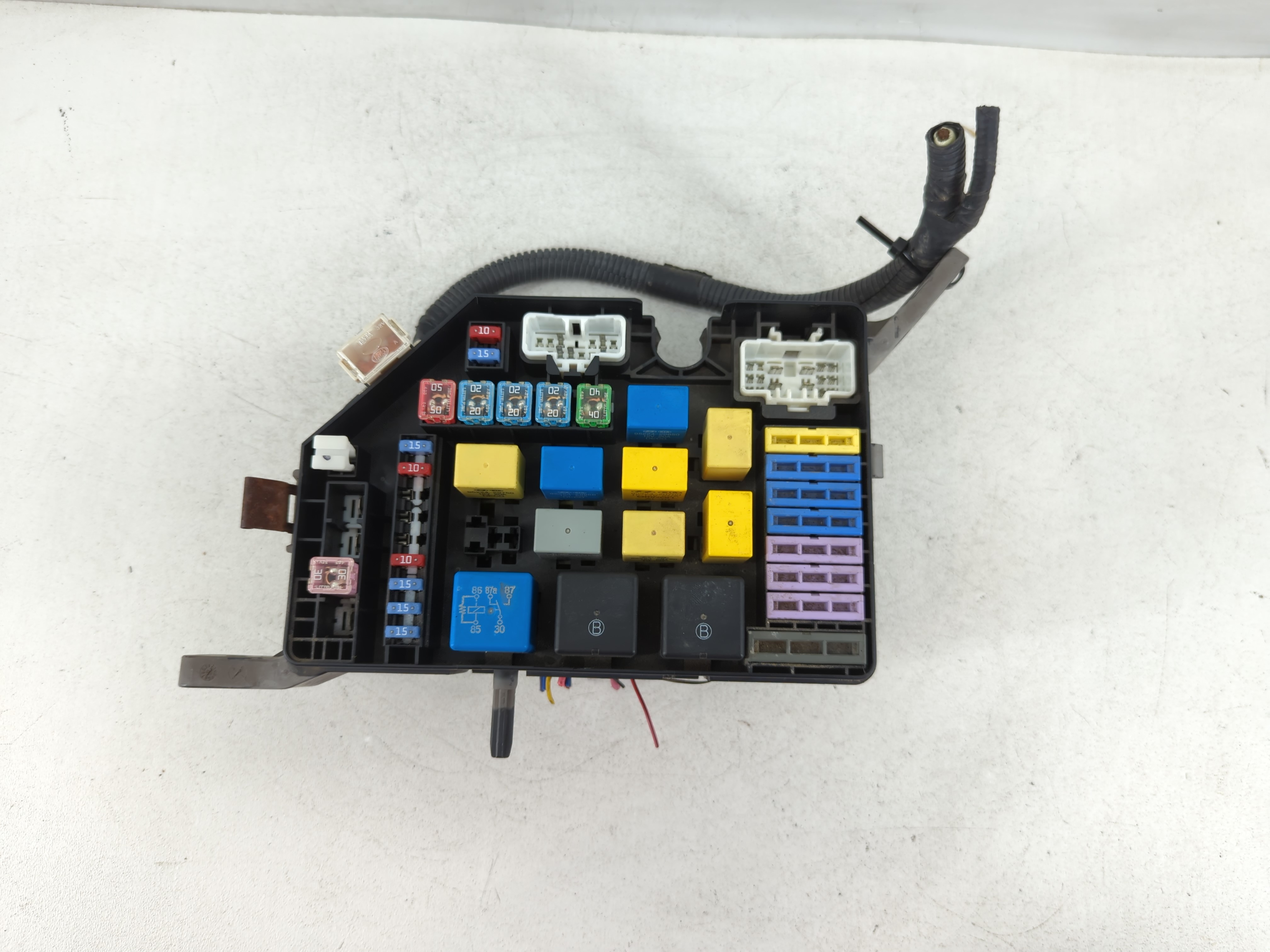 Picture of 2004-2006 Hyundai Elantra Fusebox Fuse Box Relay Module 887425