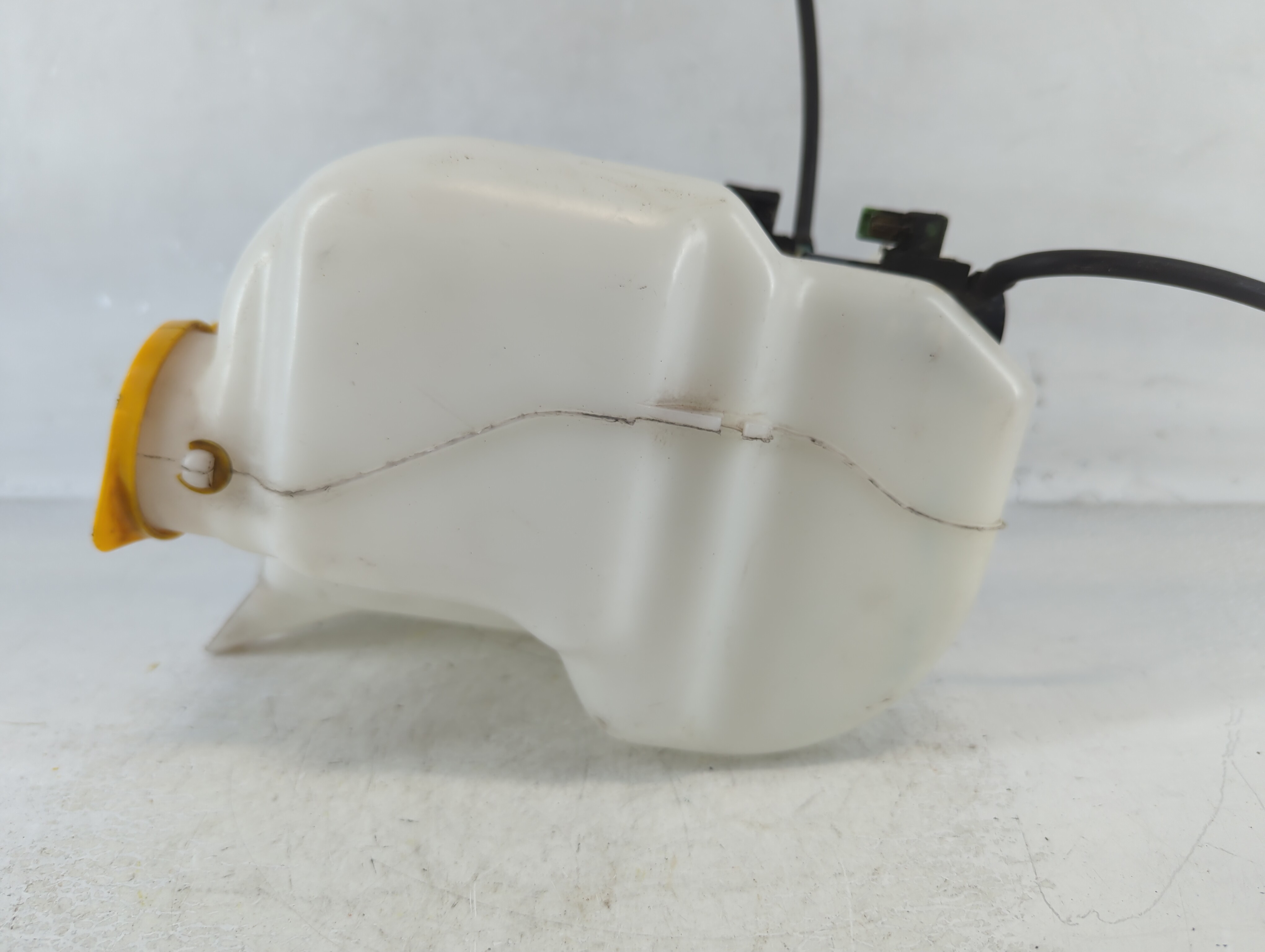 Picture of 2004 Subaru Forester Windshield Washer Fluid Reservoir Bottle Oem 887784