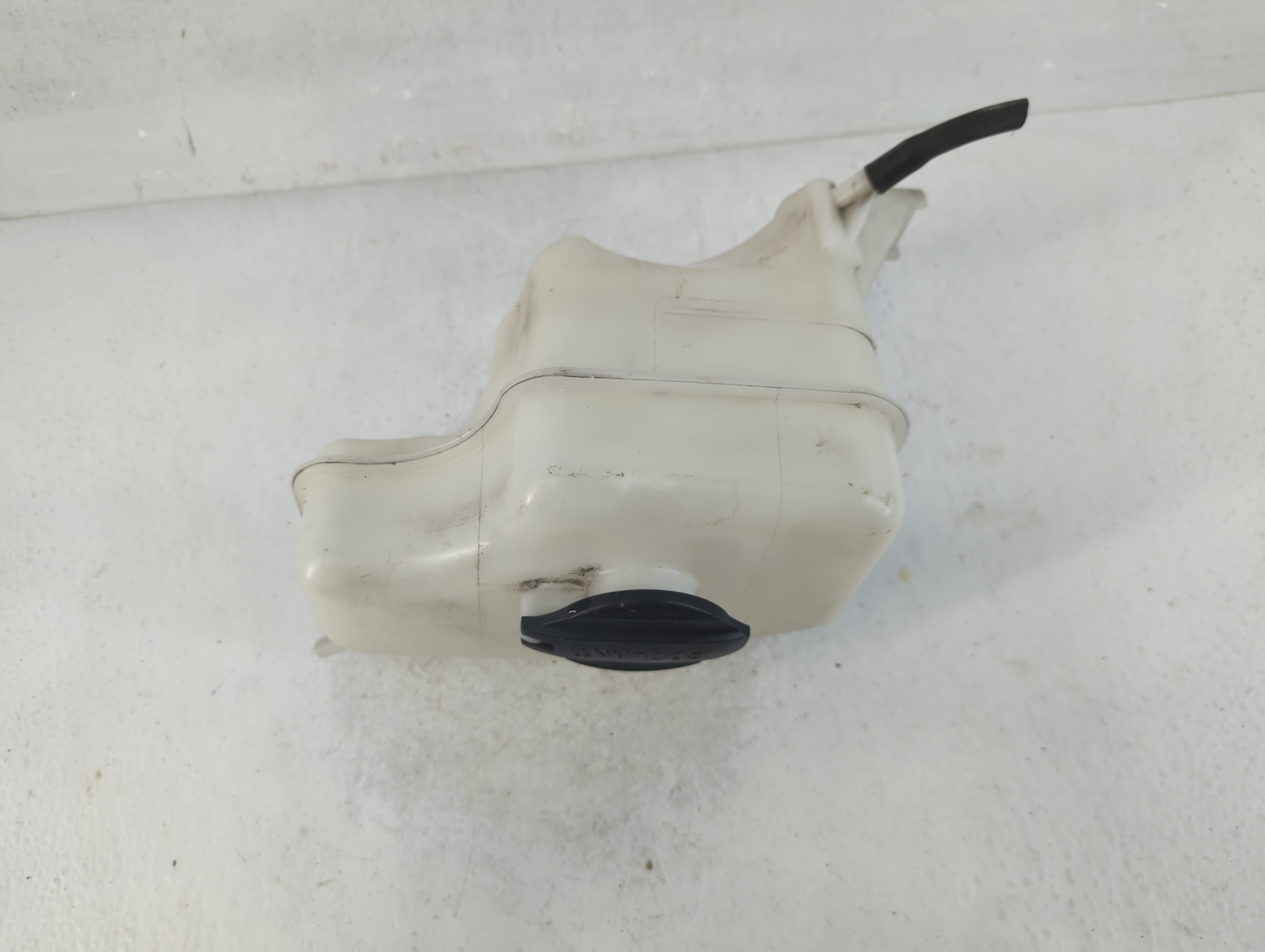 Picture of 2011-2015 Hyundai Sonata Radiator Coolant Overflow Expansion Tank Bottle 887859