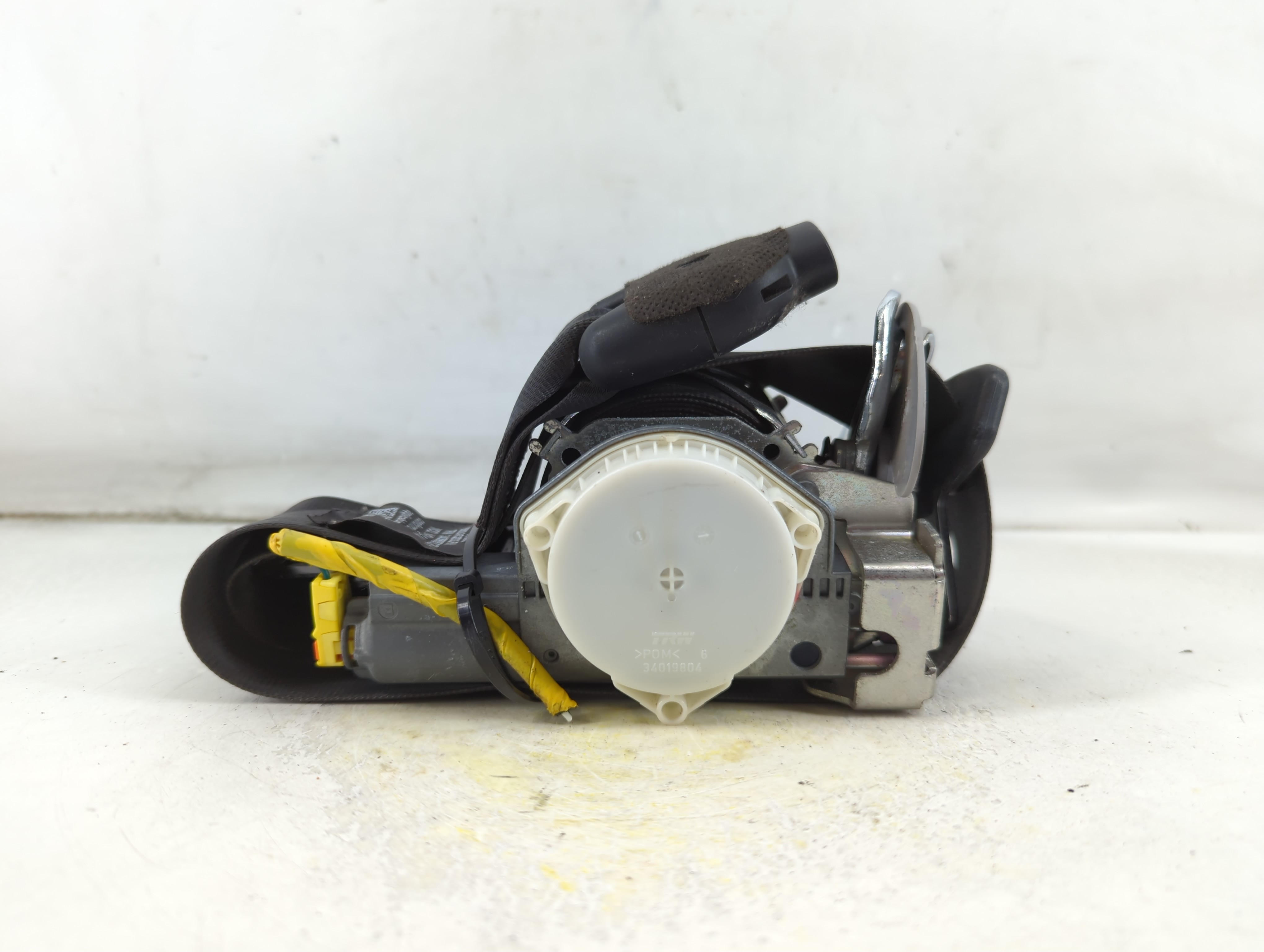 Picture of 2011-2015 Hyundai Sonata Passenger Front Seatbelt Buckle 887863