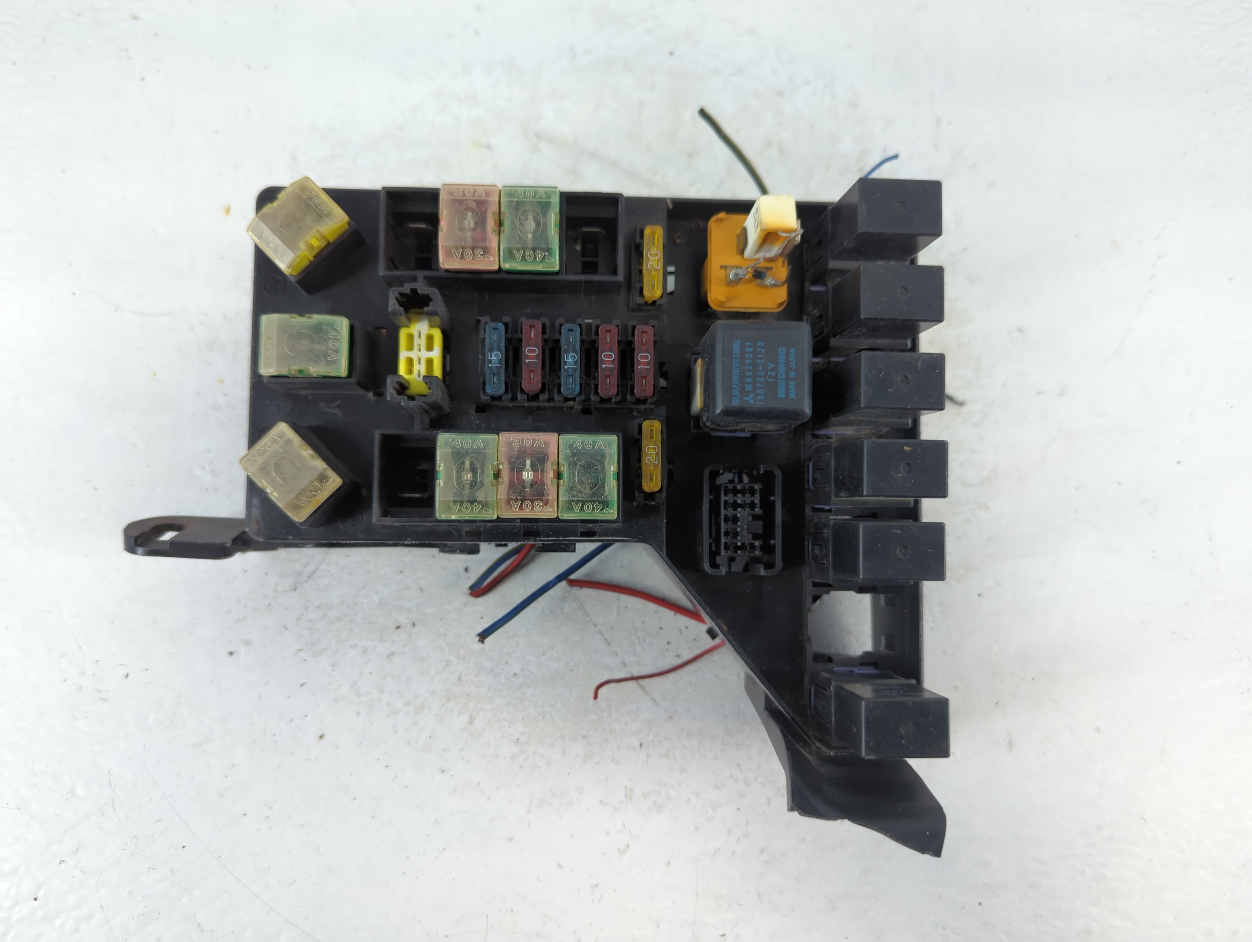 Picture of 1995 Mitsubishi 3000gt Fusebox Fuse Box Relay Module 888142