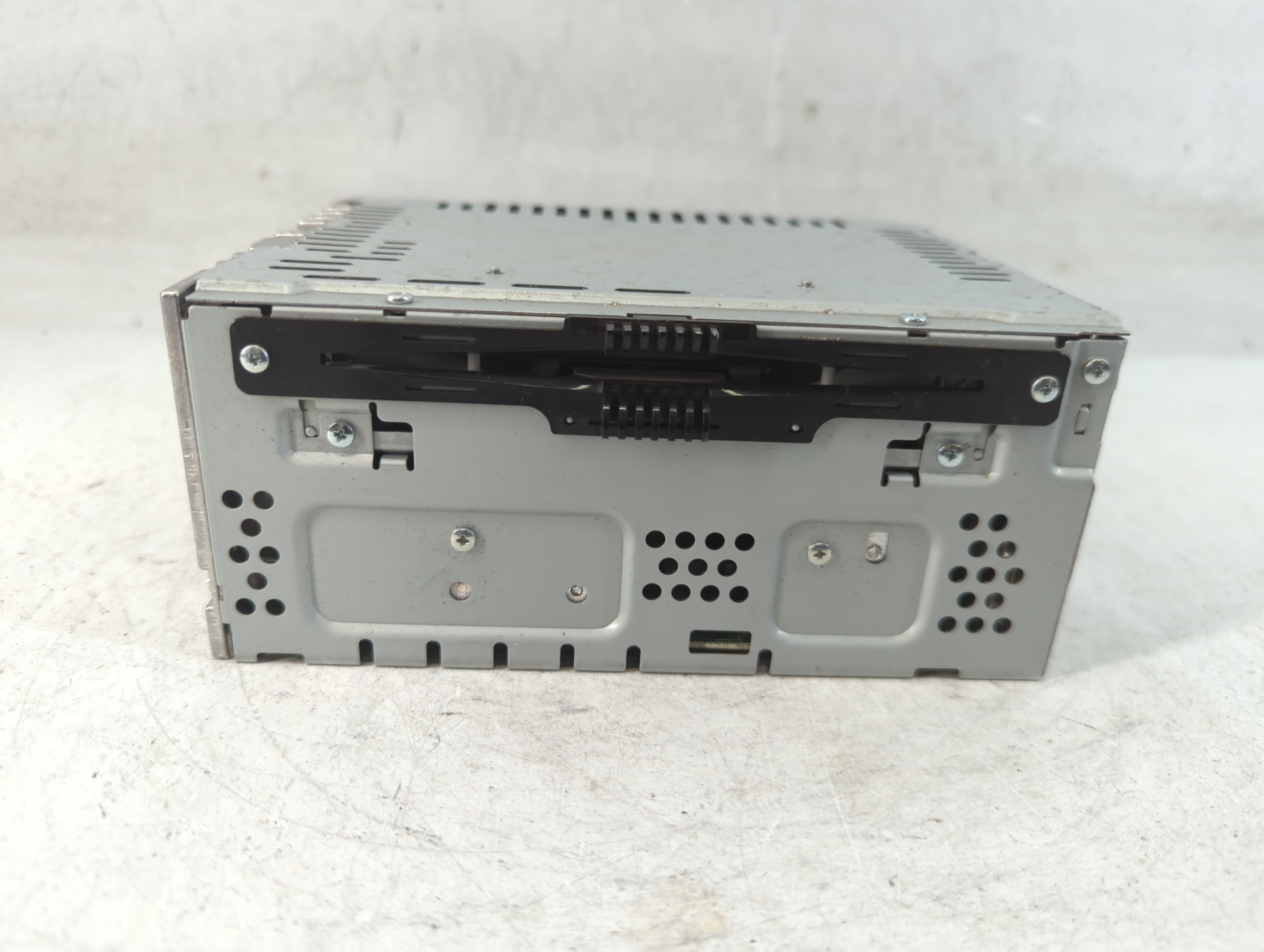 2013-2013 Lincoln Mks Am Fm Cd Player Radio Receiver 888423 - Oemusedautoparts1.com