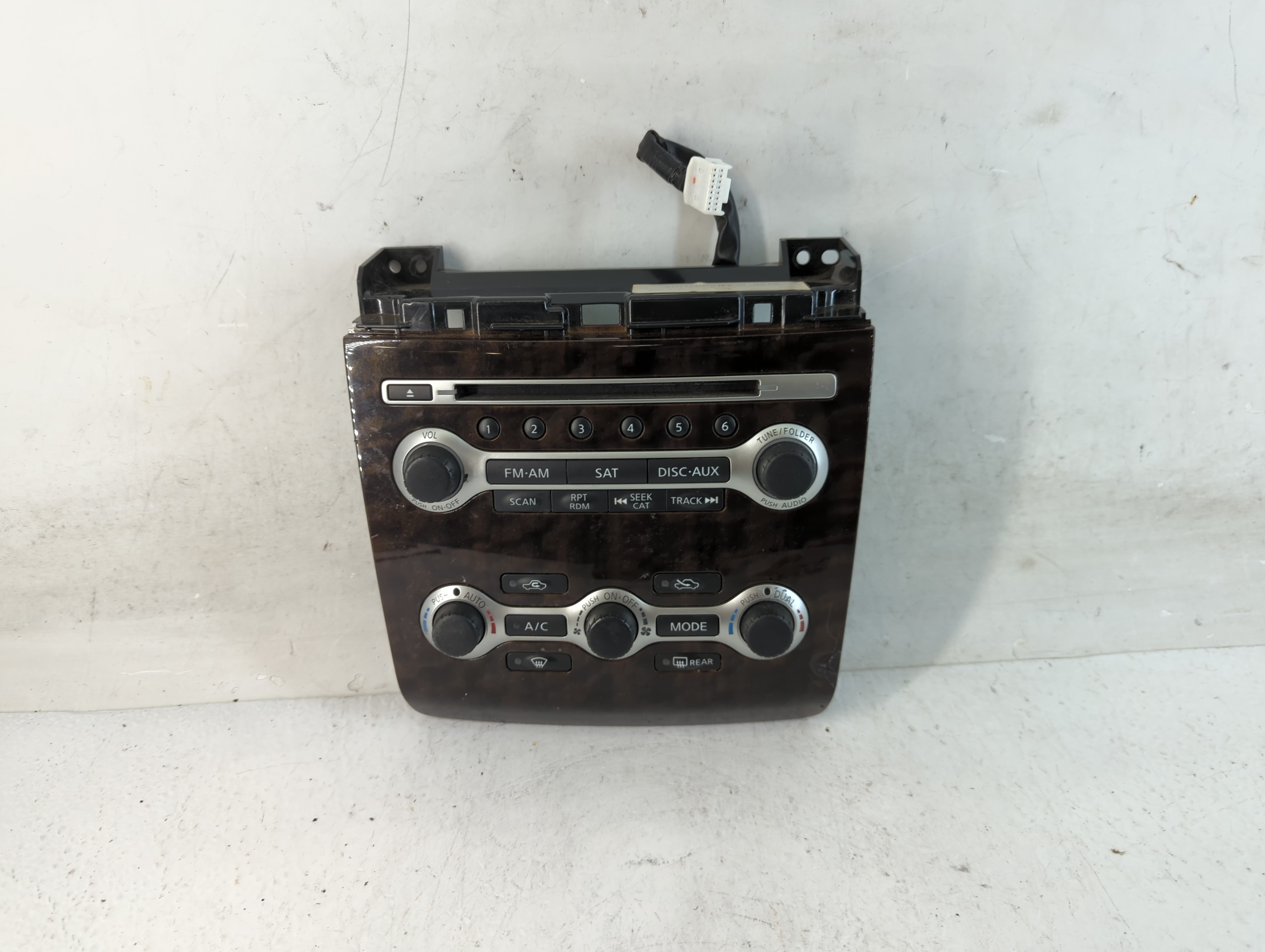 Picture of 2011-2011 Nissan Maxima Am Fm Cd Player Radio Receiver 888526