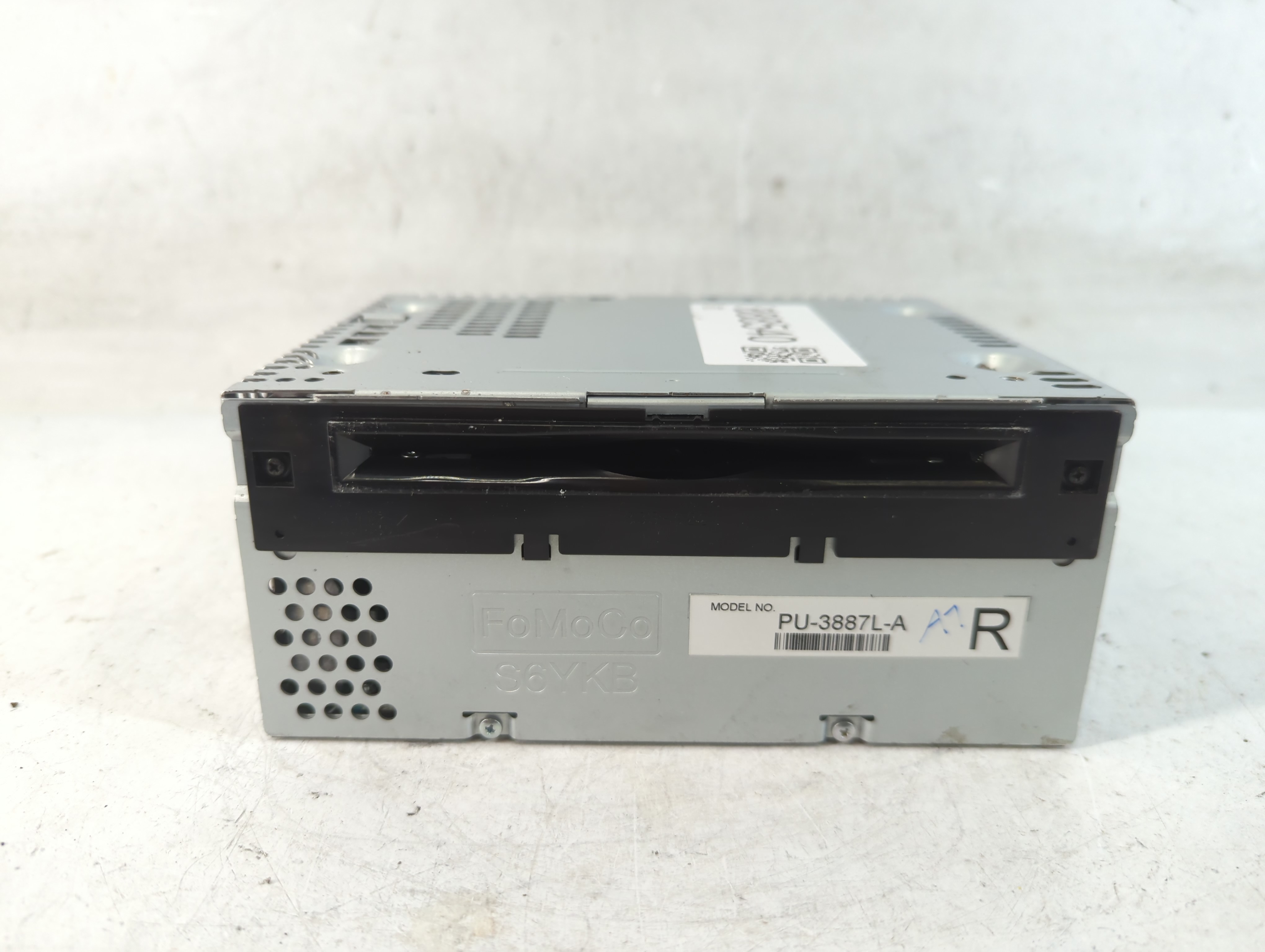 2013-2013 Ford Edge Am Fm Cd Player Radio Receiver 888540 - Oemusedautoparts1.com