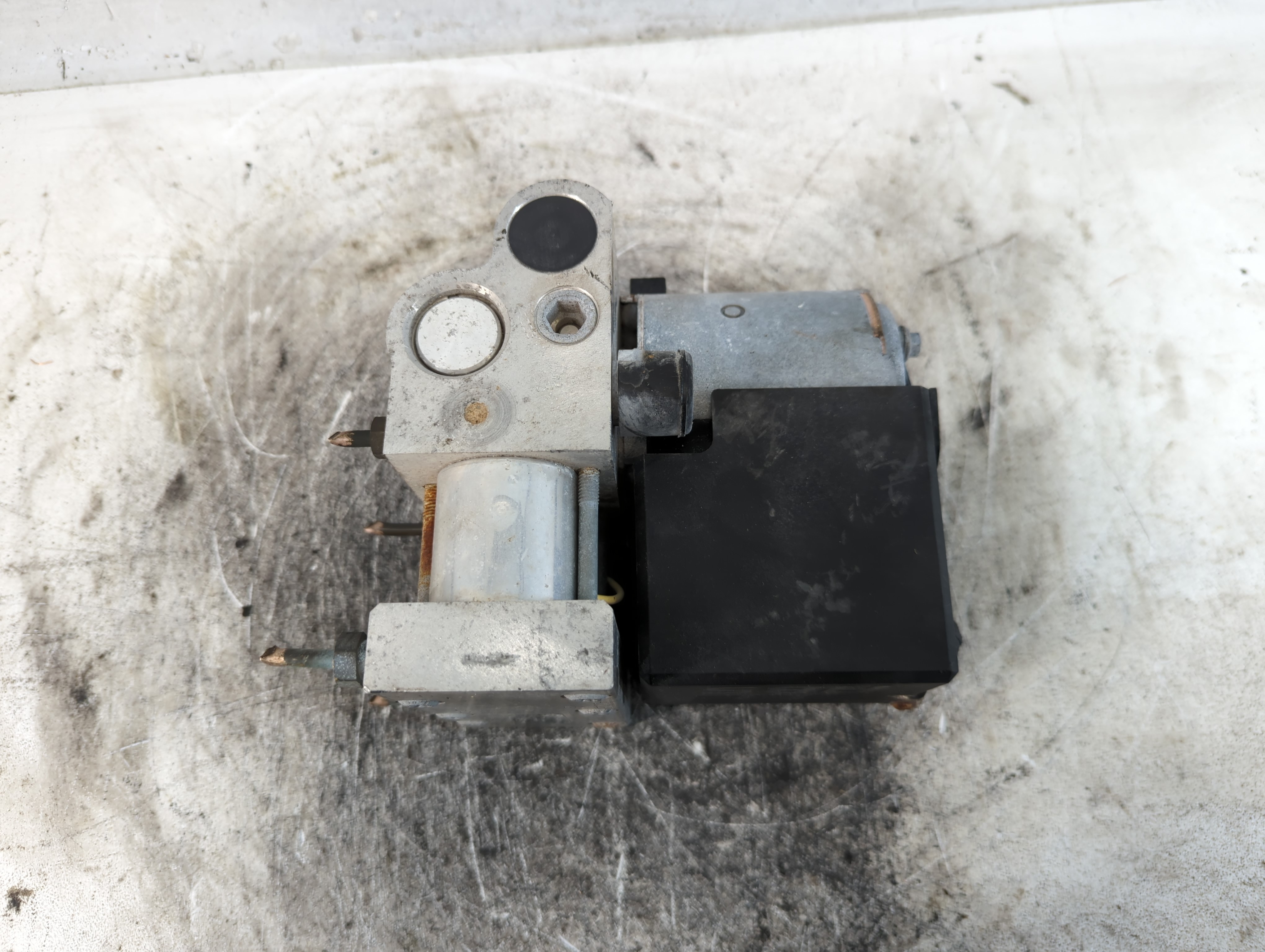 1996 Volvo 960 Abs Pump Control Module 888553 - Oemusedautoparts1.com