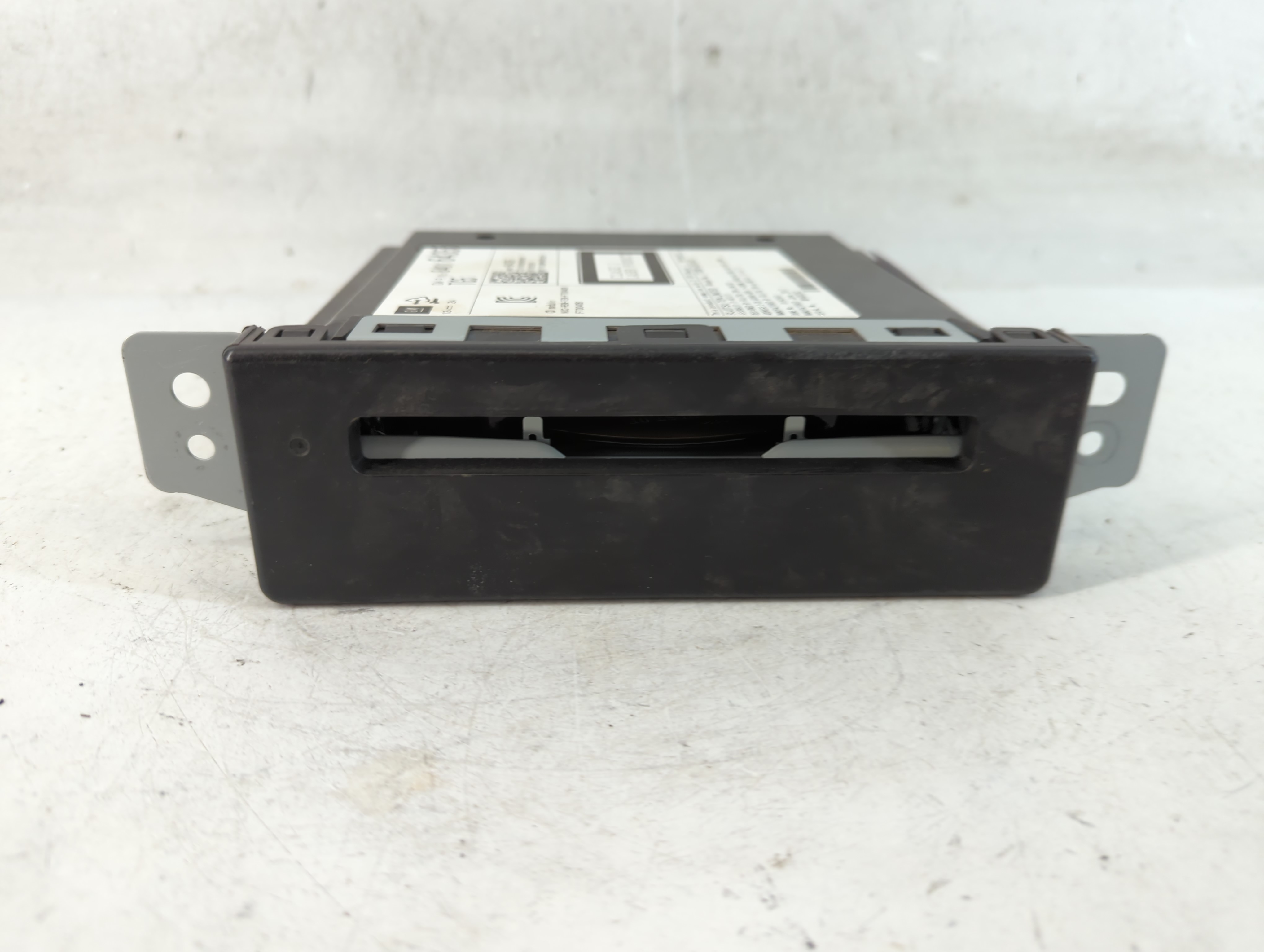 2015-2019 Chevrolet Silverado 1500 Am Fm Cd Player Radio Receiver 888561 - Oemusedautoparts1.com