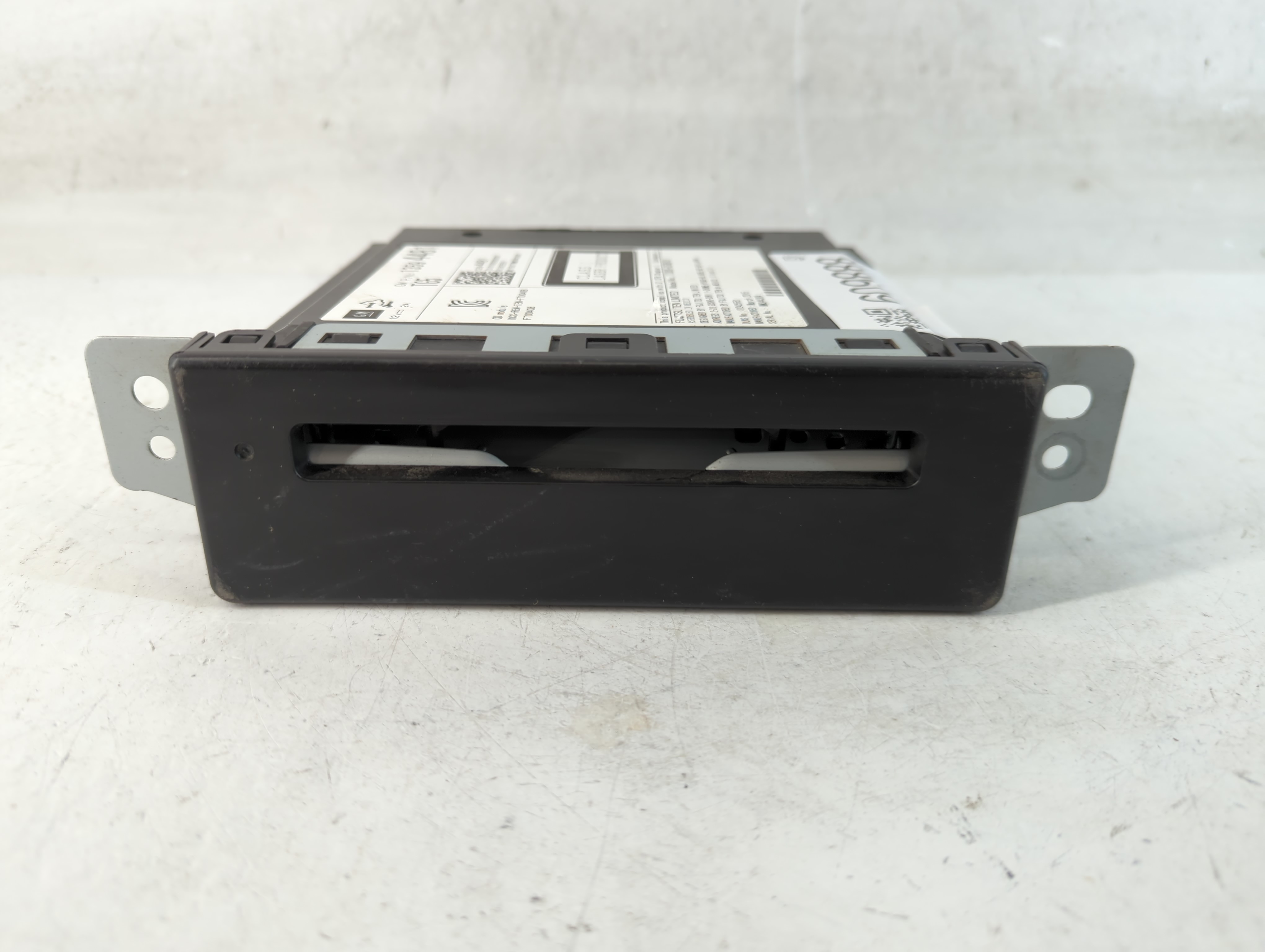 2015-2019 Gmc Sierra 1500 Am Fm Cd Player Radio Receiver 888609 - Oemusedautoparts1.com