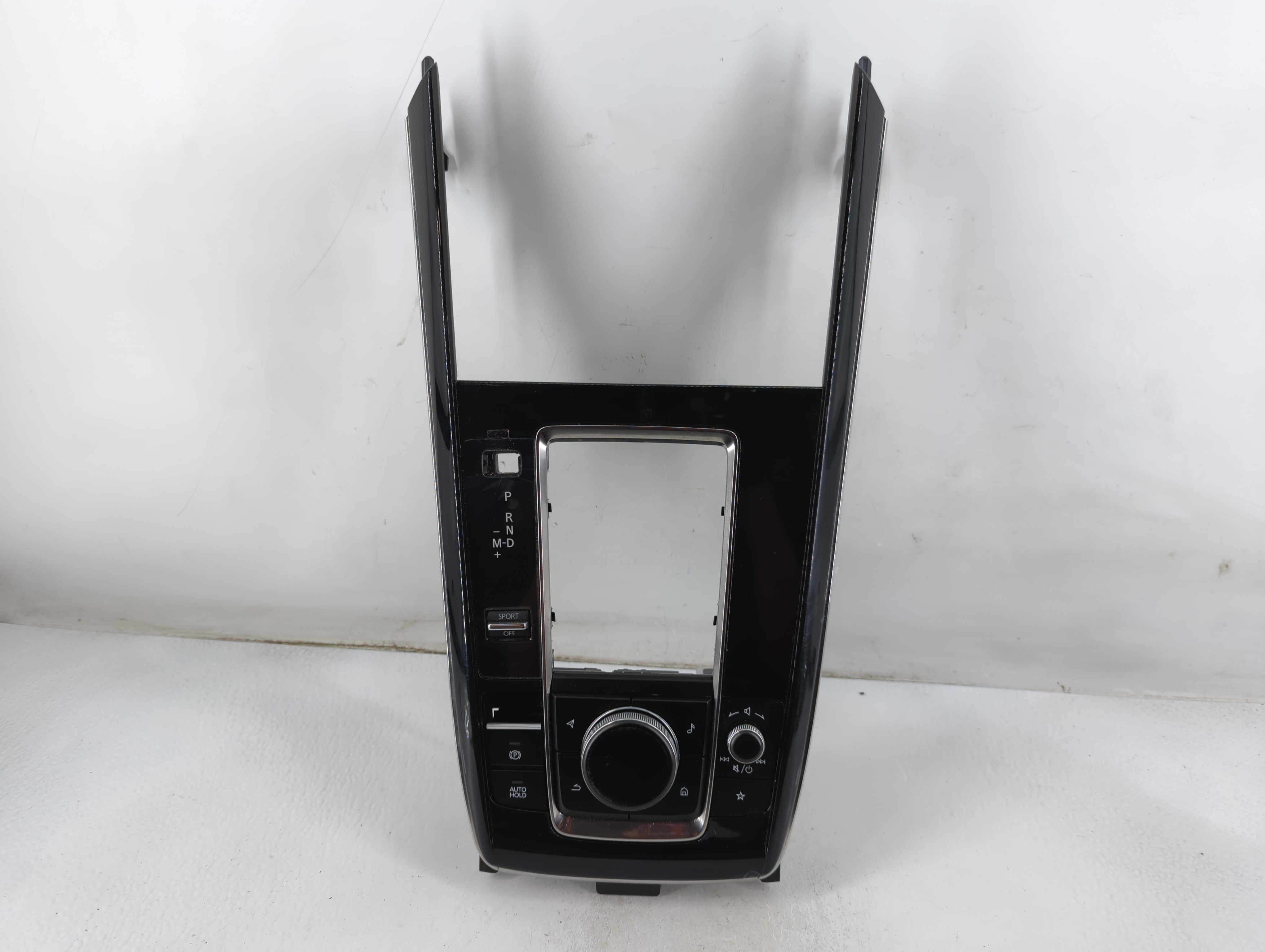 Picture of 2020-2022 Mazda Cx-30 Am Fm Cd Player Radio Receiver 888664
