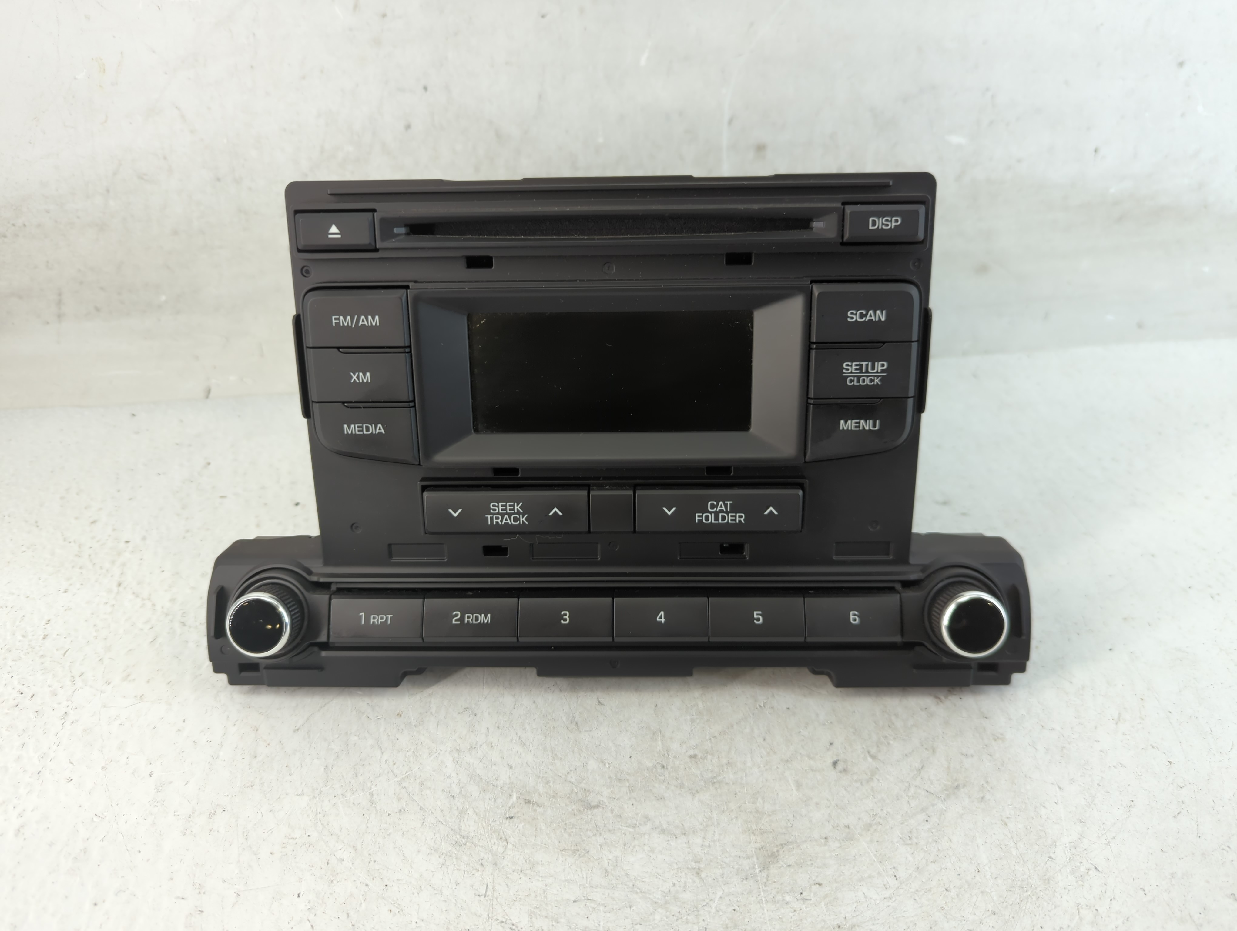 2017-2018 Hyundai Elantra Am Fm Cd Player Radio Receiver 888671 - Oemusedautoparts1.com
