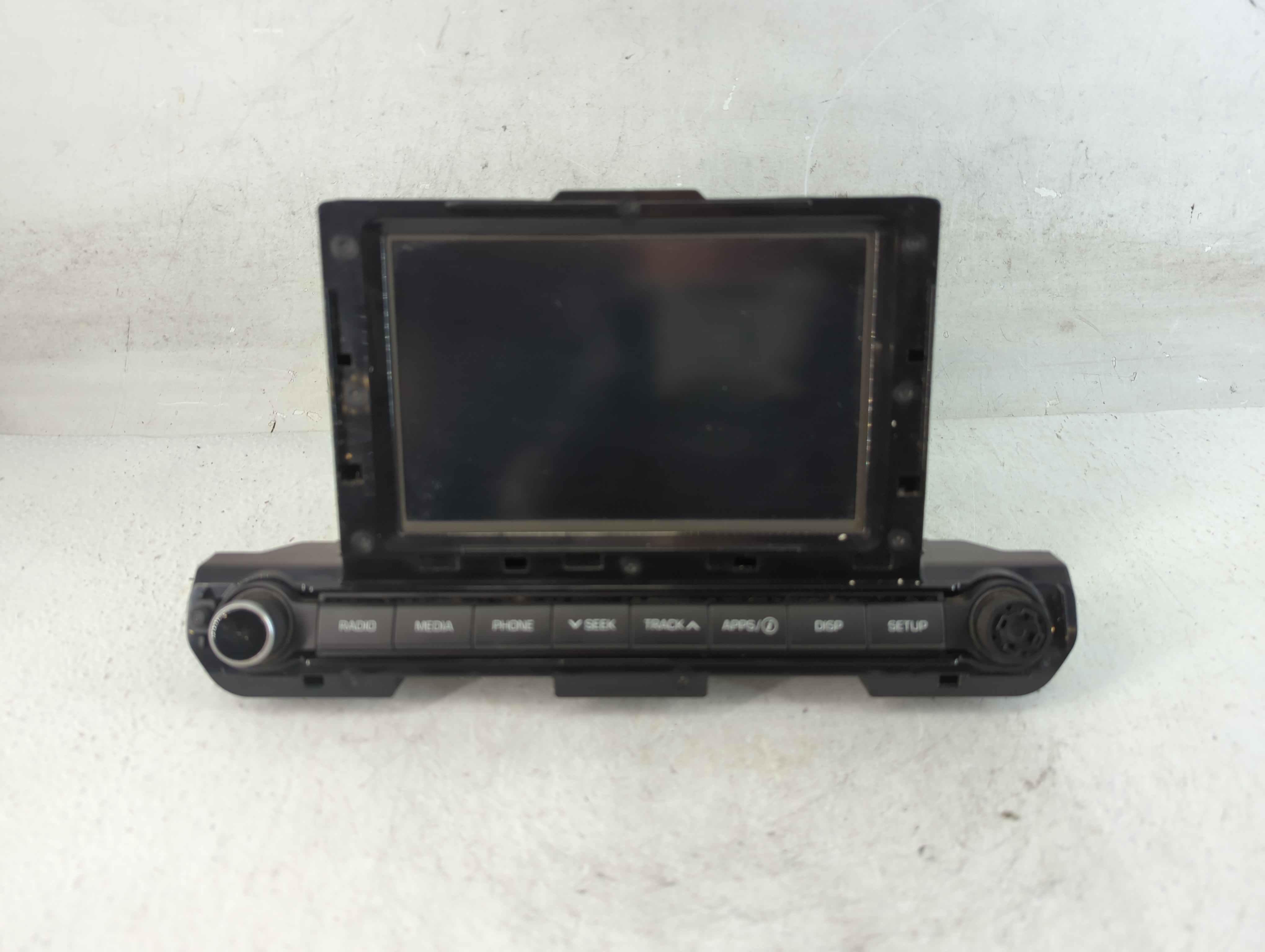 2017-2018 Hyundai Elantra Am Fm Cd Player Radio Receiver 888675 - Oemusedautoparts1.com