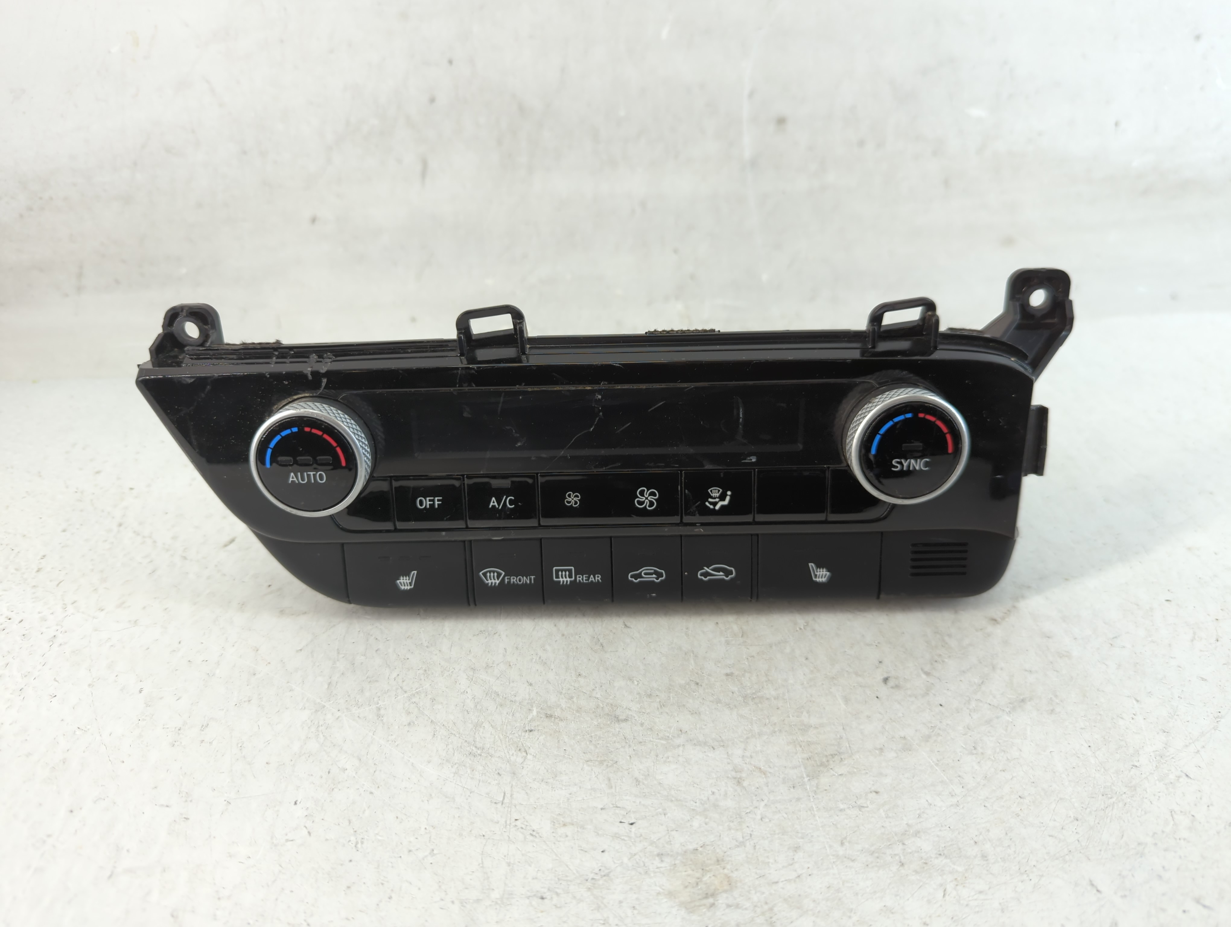 2021-2022 Hyundai Elantra Ac Heater Climate Control 888840 - Oemusedautoparts1.com